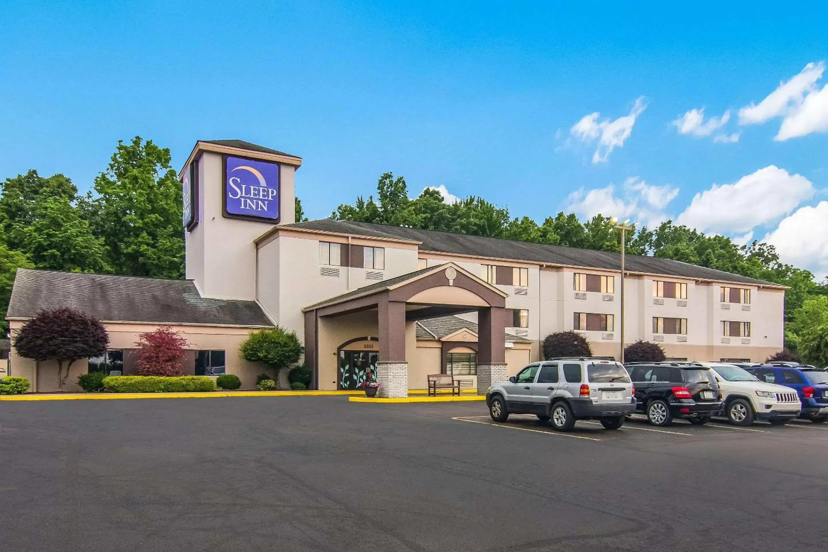 Property Building in Sleep Inn Austintown