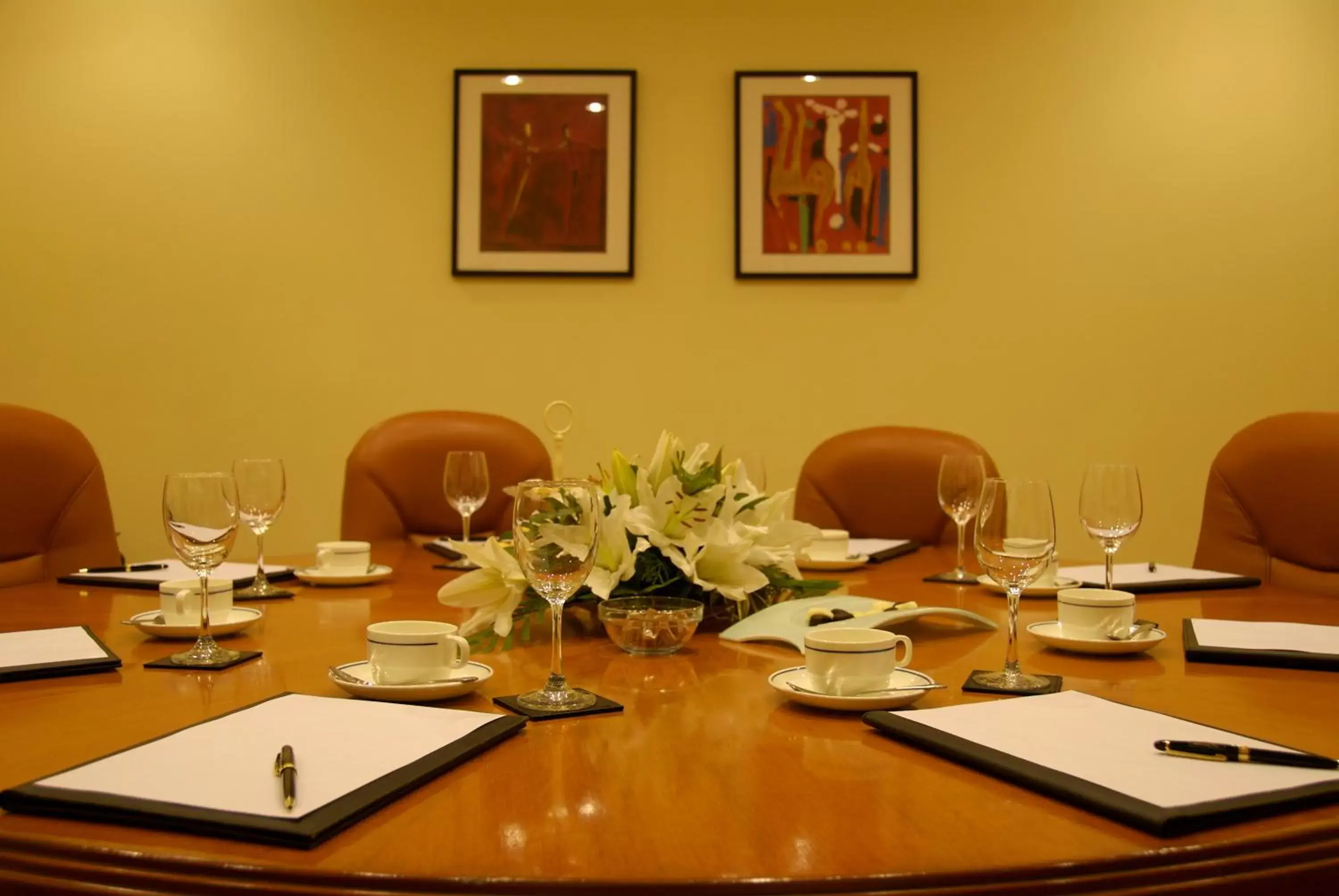 Meeting/conference room, Restaurant/Places to Eat in Taj Deccan