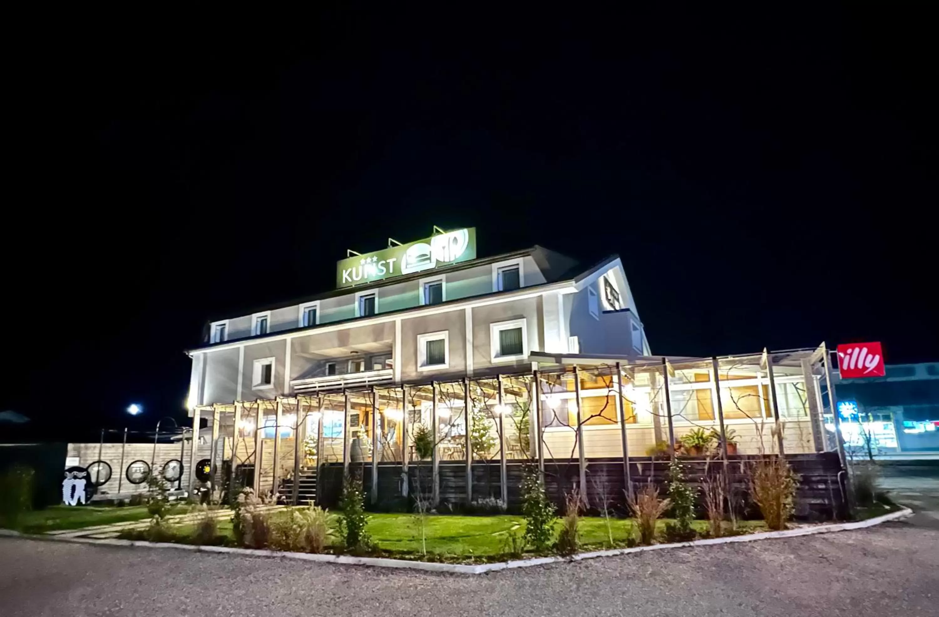 Property building in Hotel Kunst