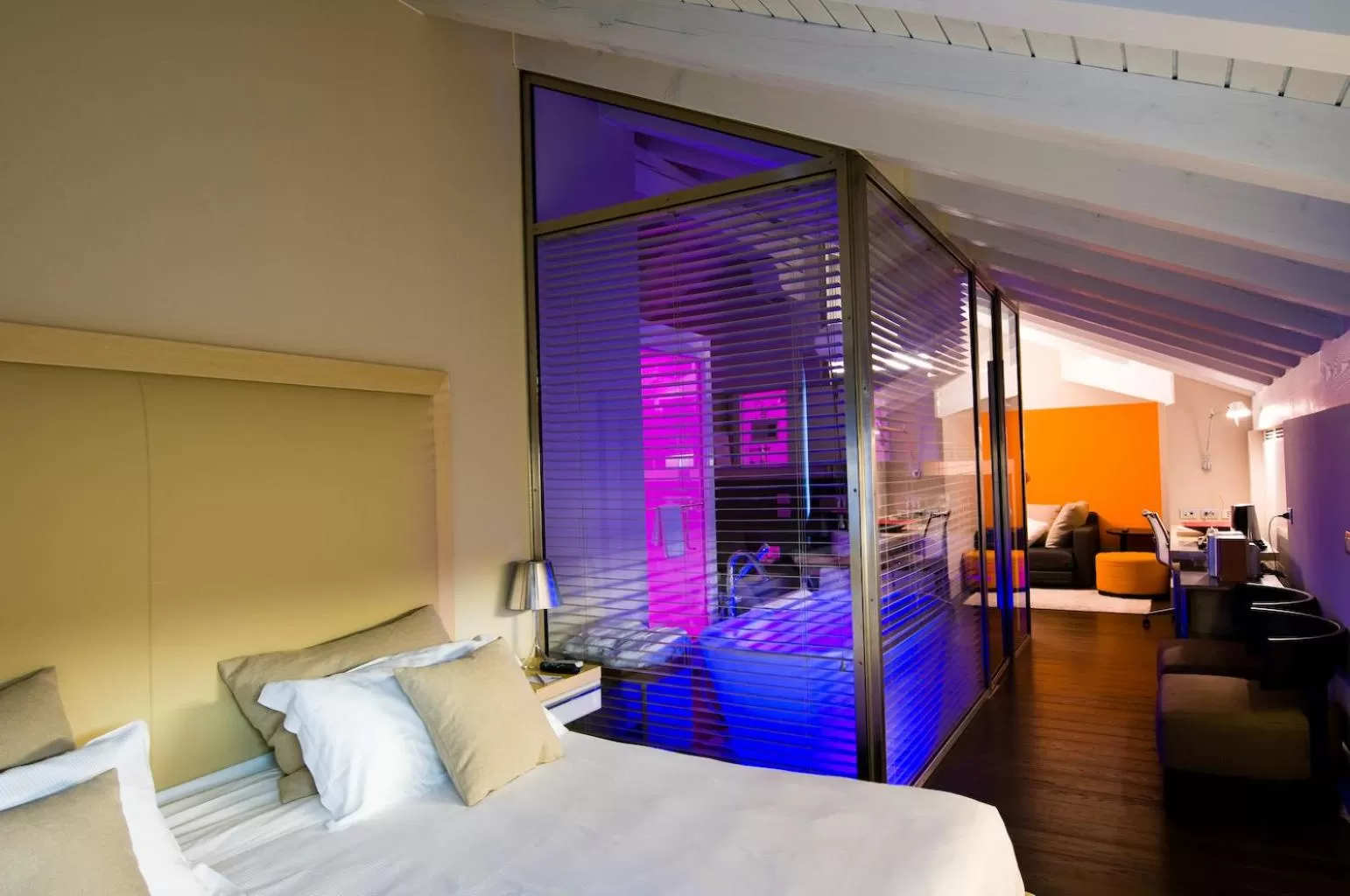Living room, Bed in Active Hotel