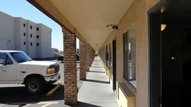 Facade/entrance in Windsor Inn Lake Havasu City Facade/entrance in Windsor Inn Lake Havasu City