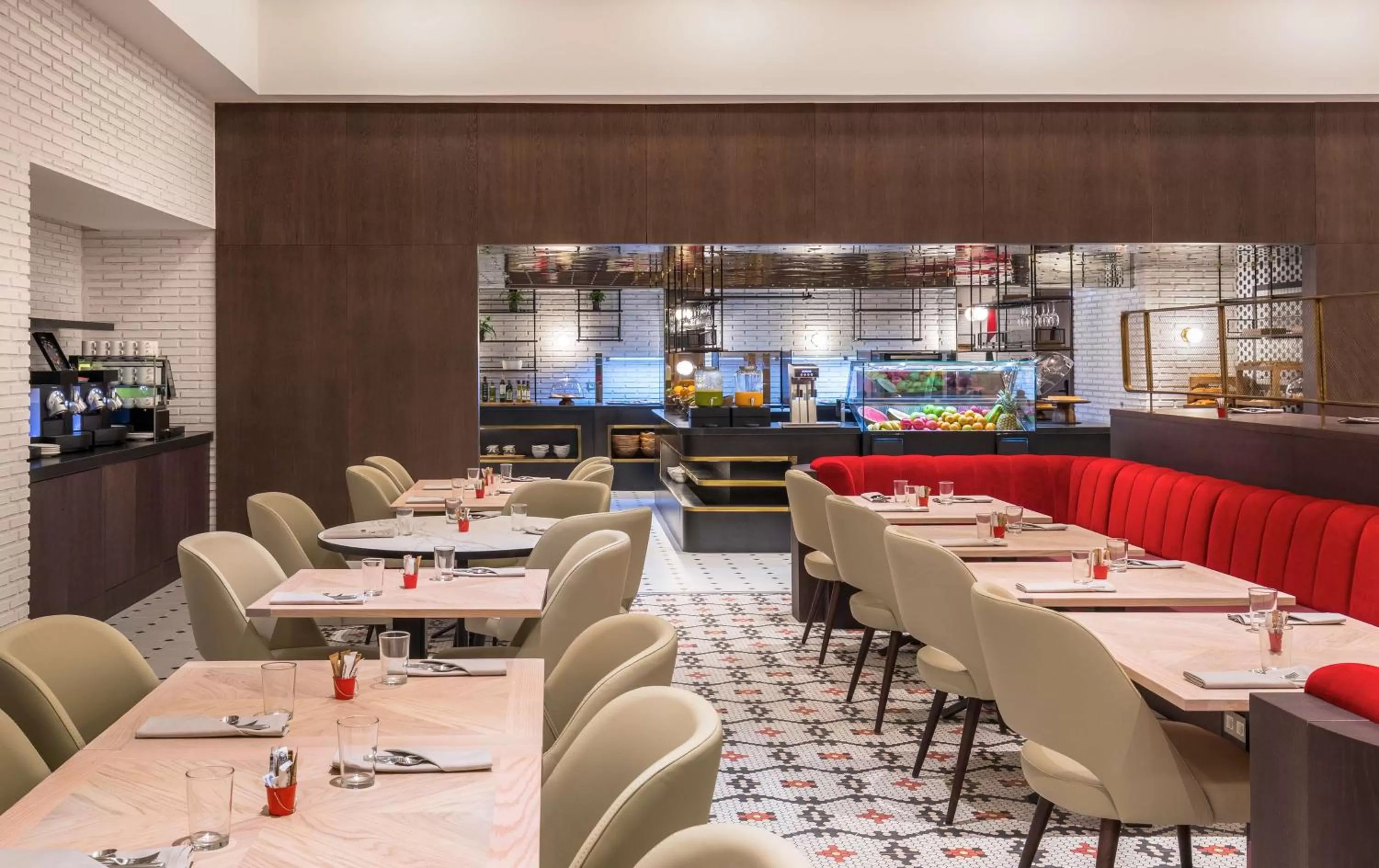 Restaurant/places to eat in Canopy by Hilton Madrid Castellana