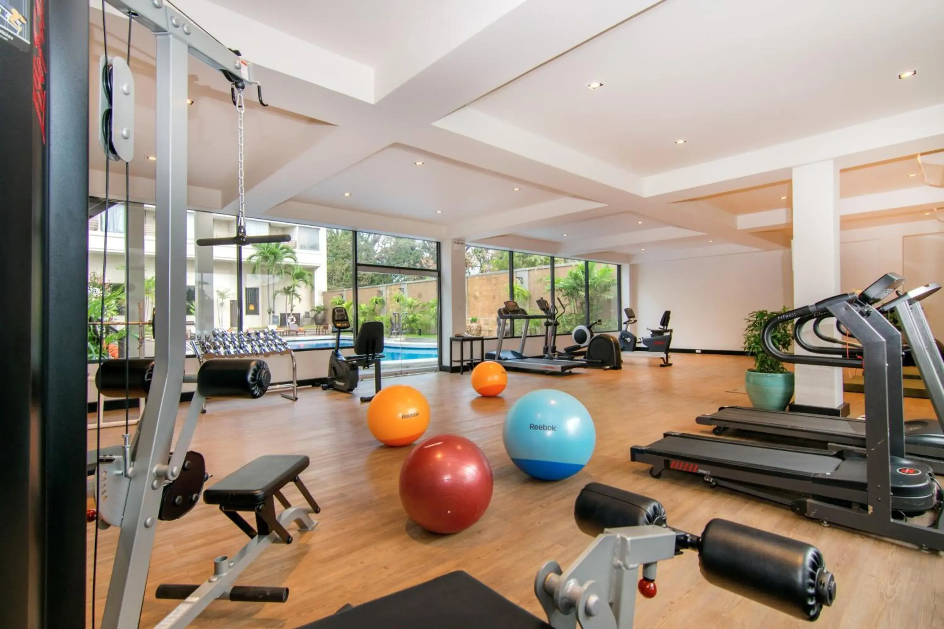 Lobby or reception, Fitness Center/Facilities in The Bayview Hotel Pattaya