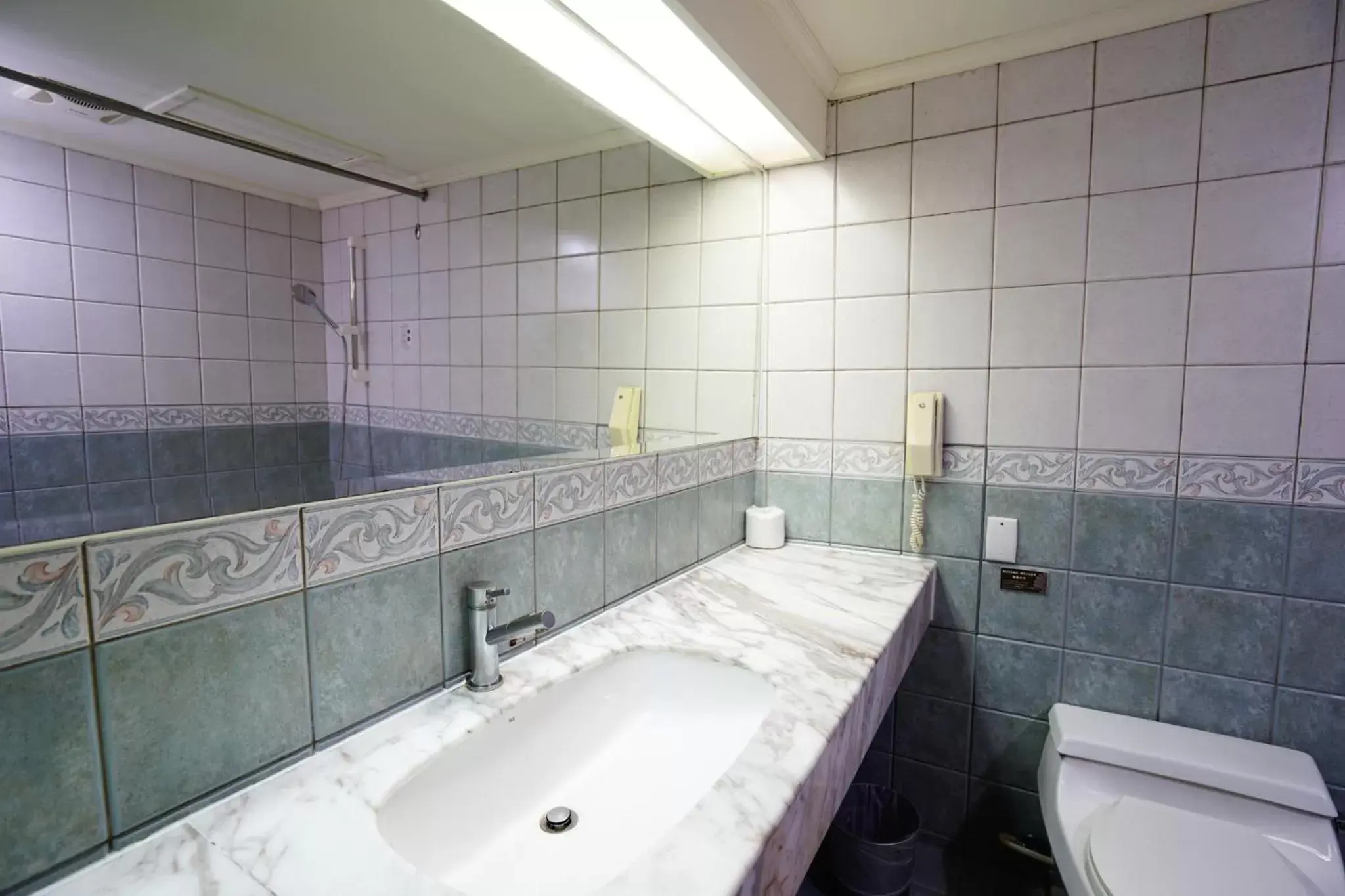 Bathroom in Cambridge Tainan Hotel