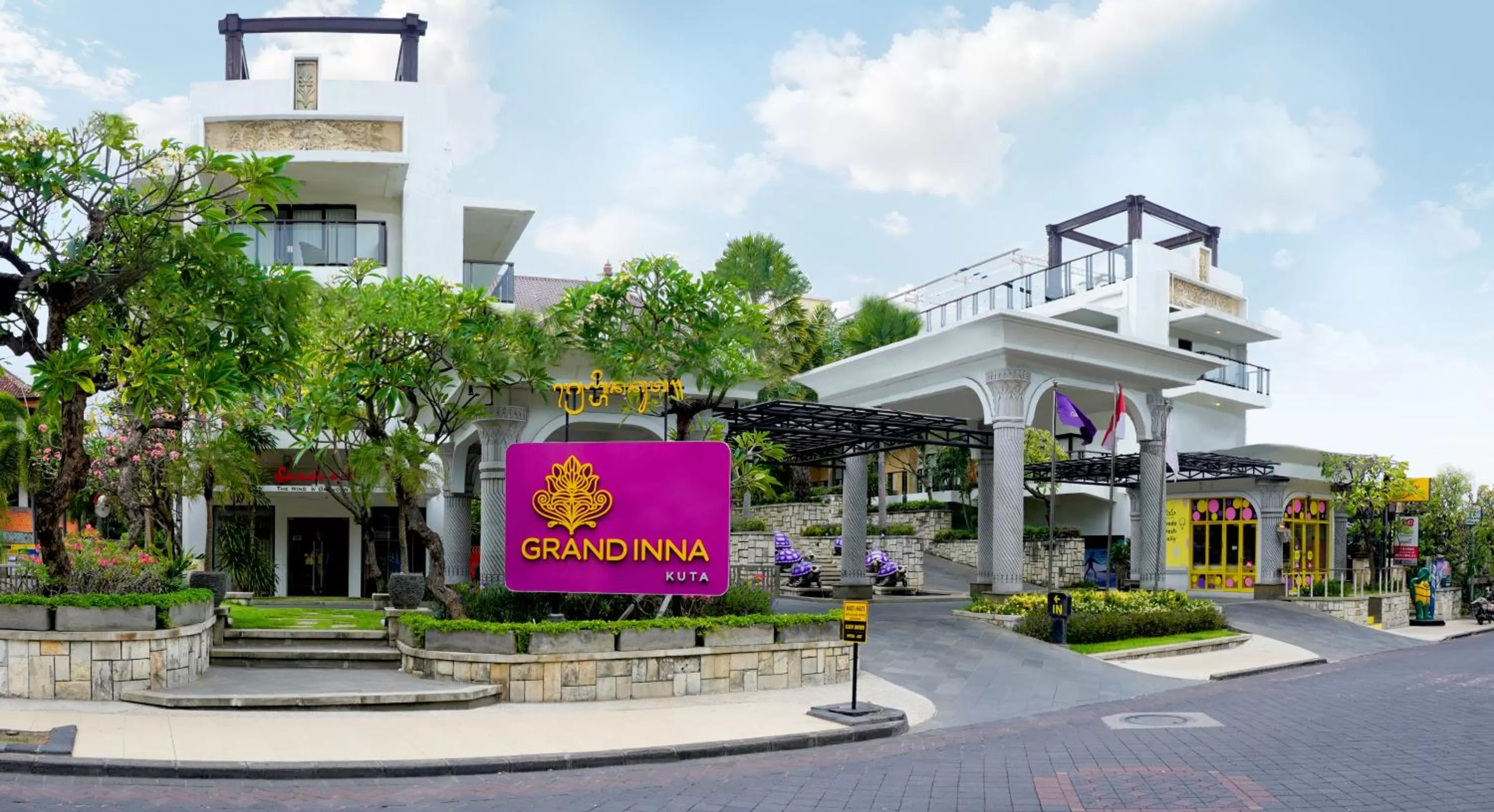 Facade/entrance in Grand Inna Kuta
