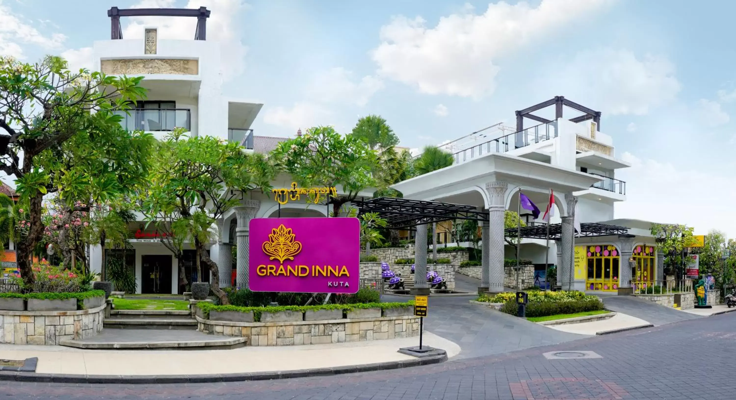 Facade/entrance in Grand Inna Kuta Facade/entrance in Grand Inna Kuta