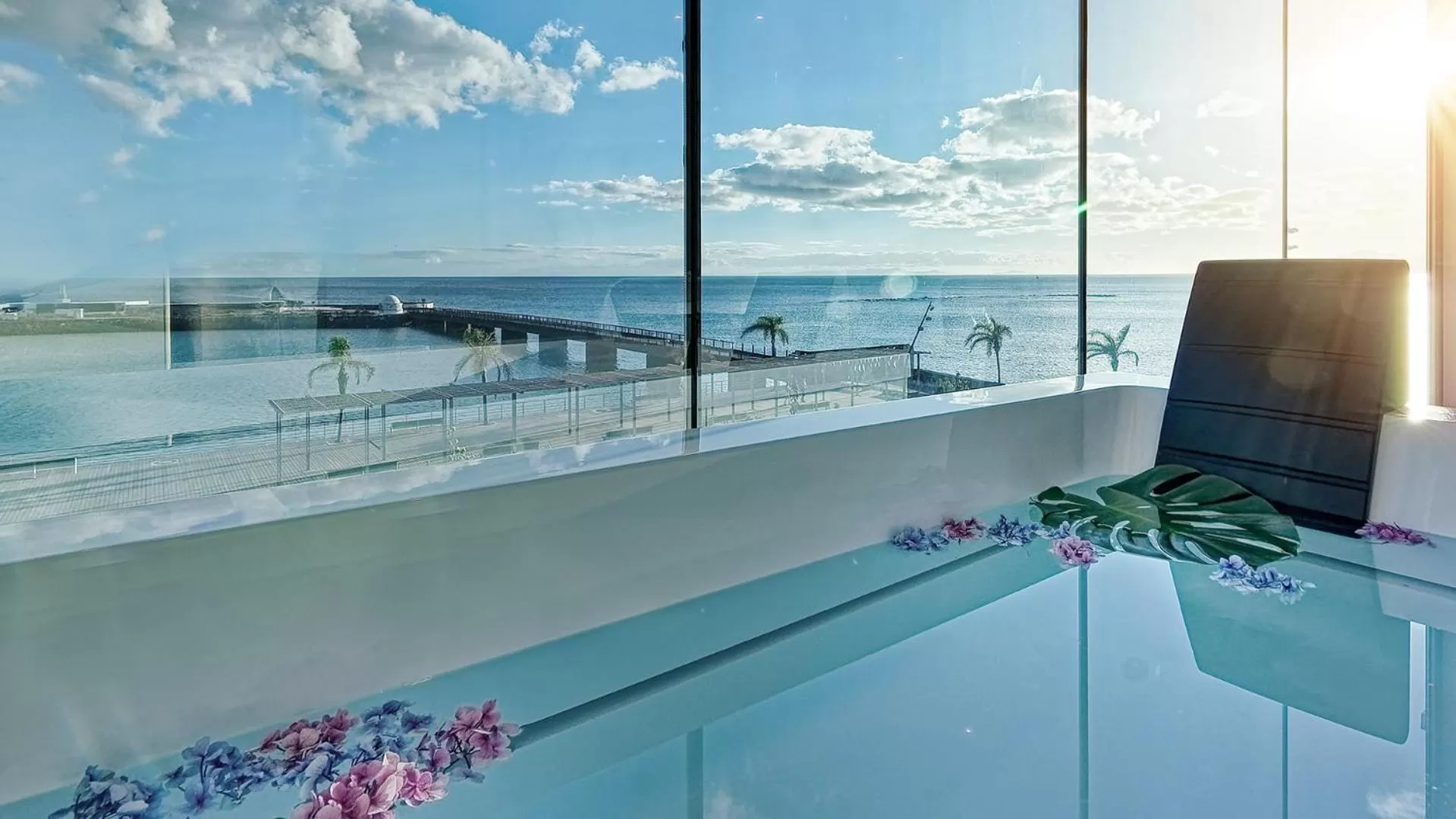 Hot Tub in Arrecife Gran Hotel & Spa