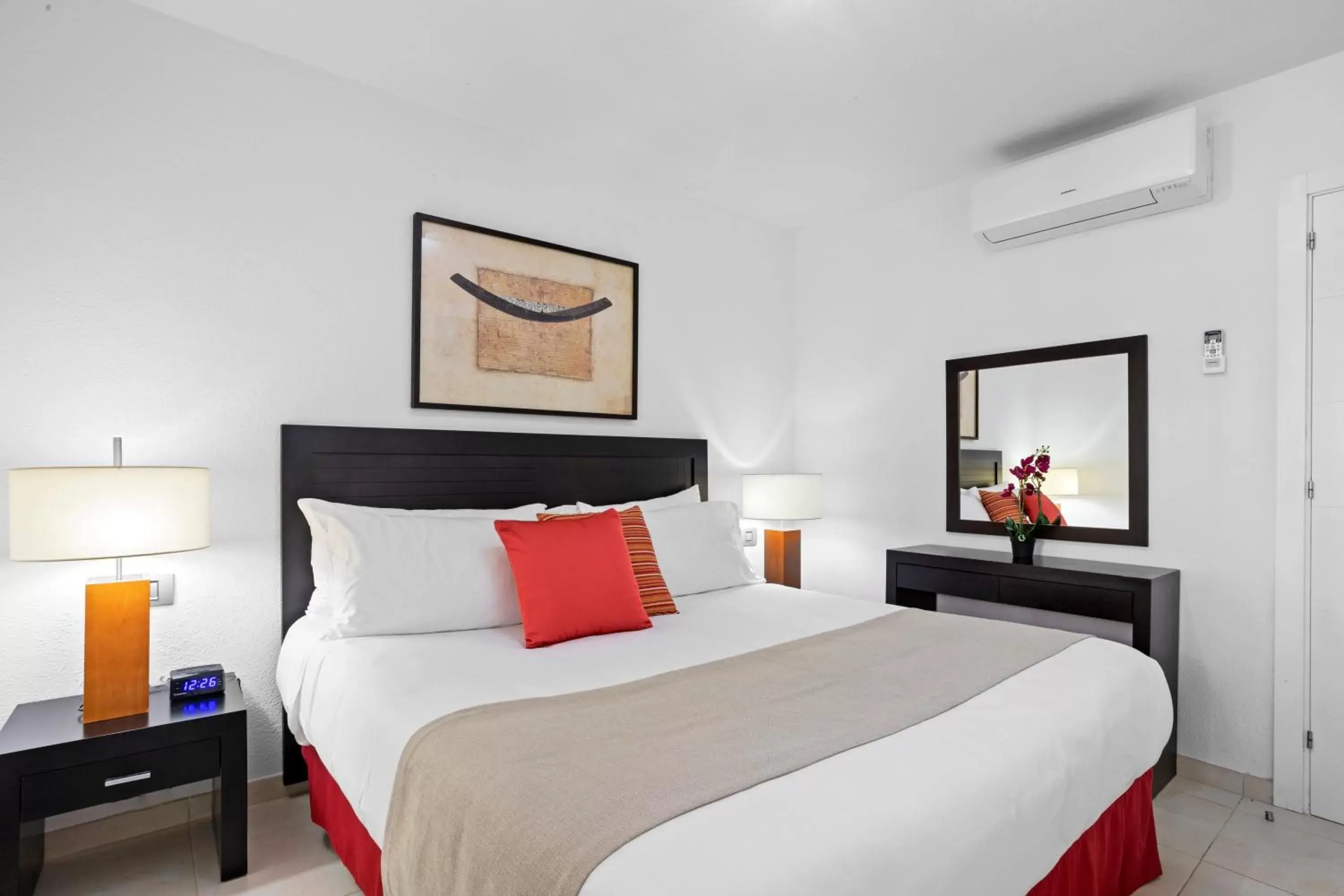 Bedroom, Bed in Wyndham Residences Golf del Sur