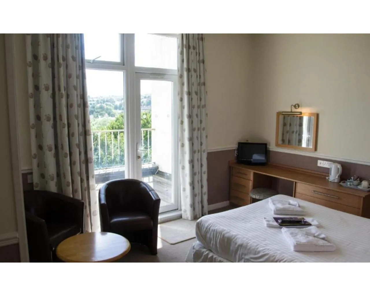 Bedroom in Richmond Hotel