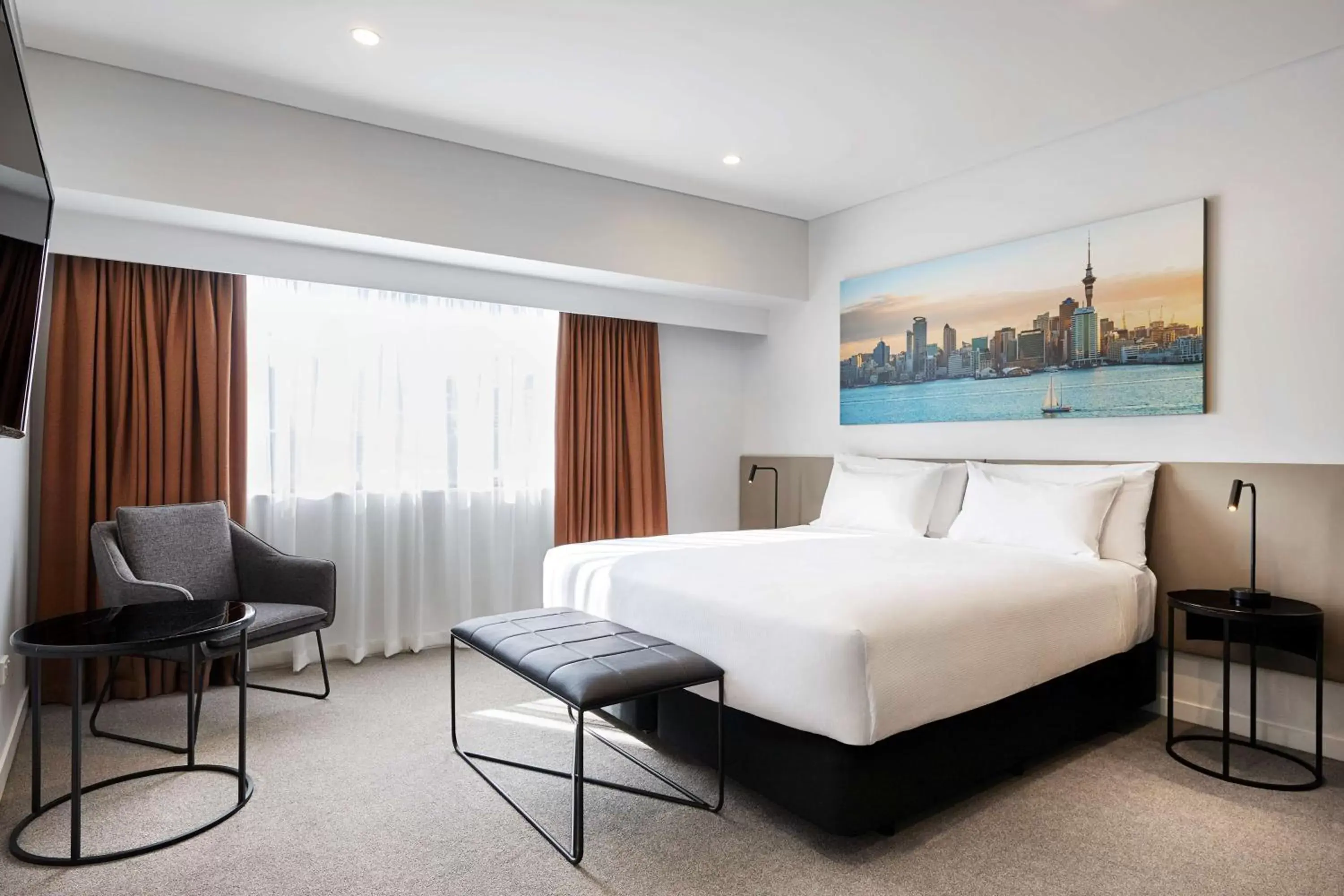 Photo of the whole room in Travelodge Hotel Auckland Wynyard Quarter