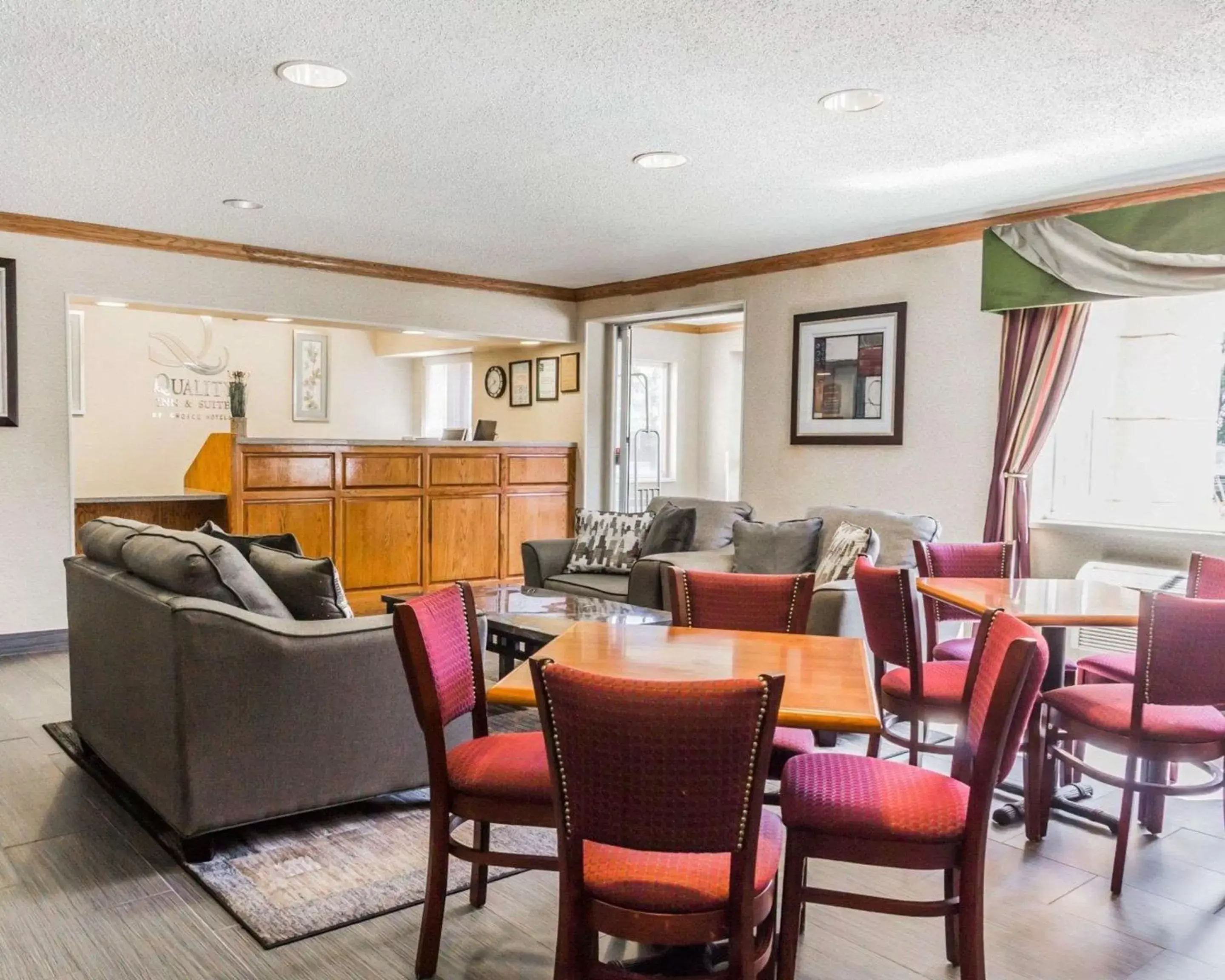 Lobby or reception, Restaurant/Places to Eat in Quality Inn & Suites Golden - Denver West