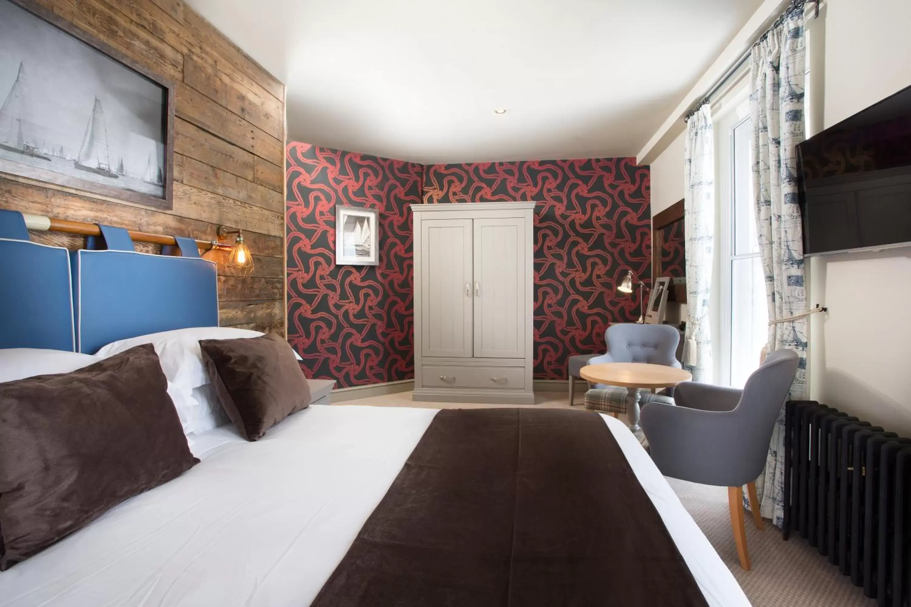 Photo of the whole room, Bed in The Ship & Trades Photo of the whole room, Bed in The Ship & Trades