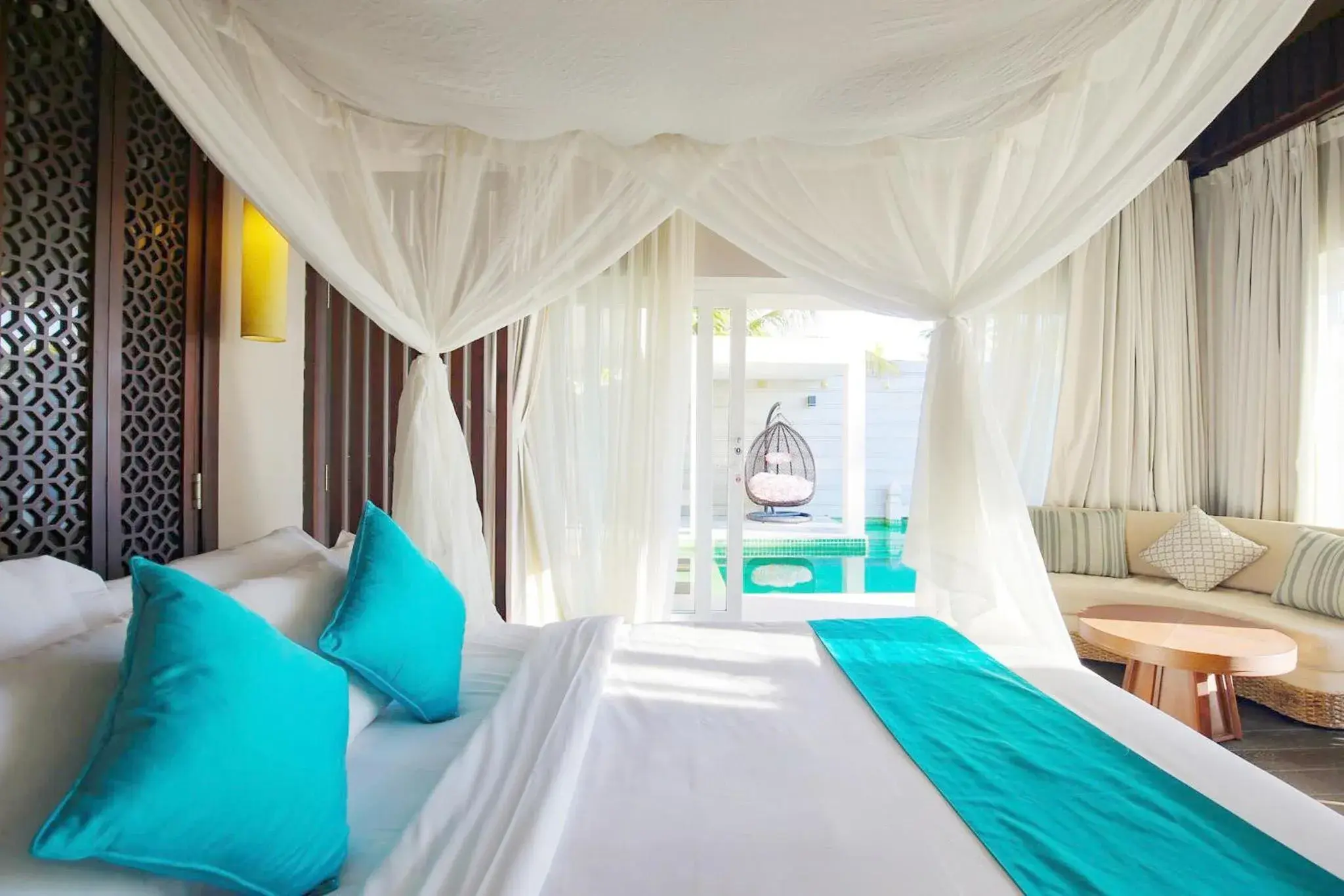 Bed in Mercury Phu Quoc Resort & Villas