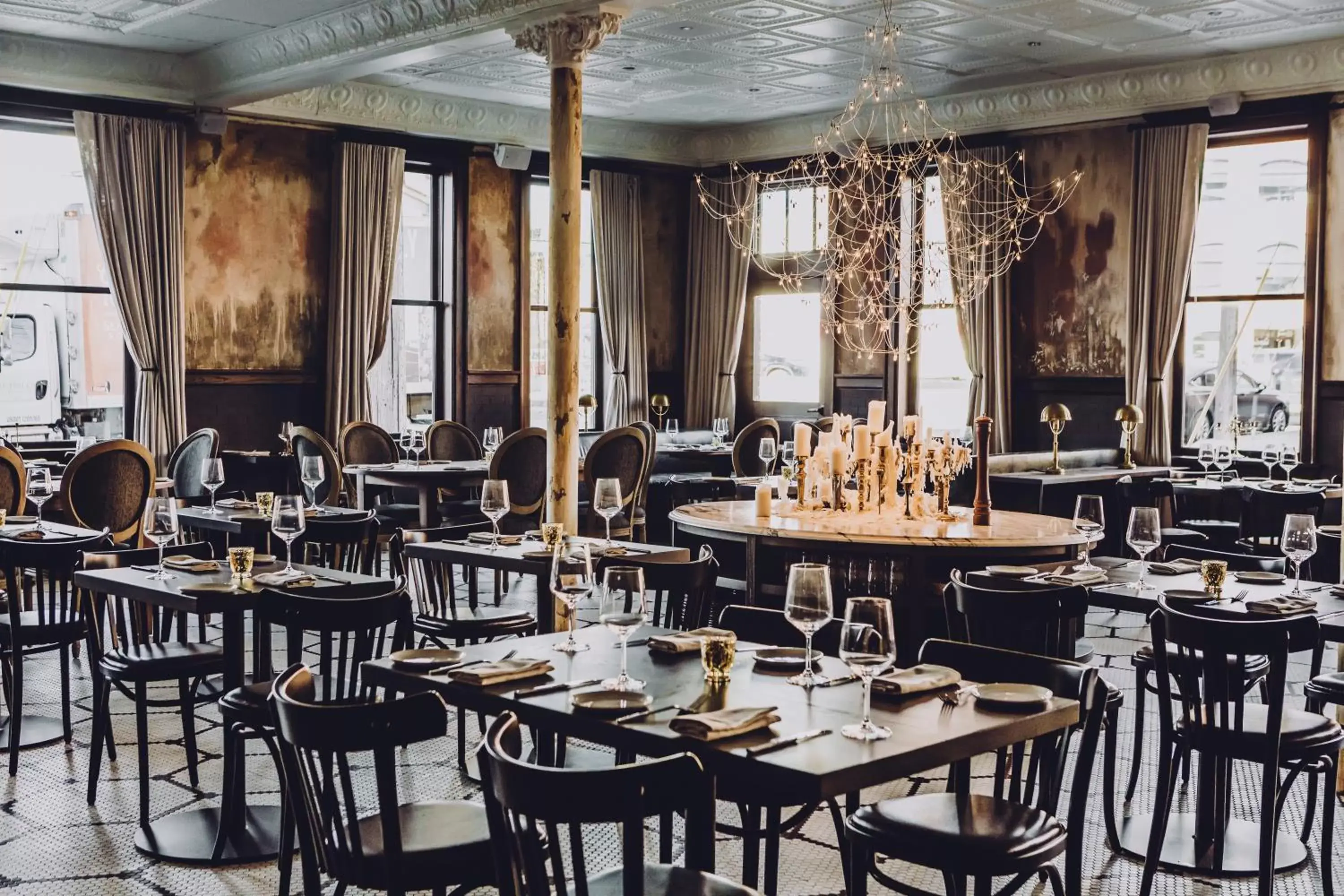 Restaurant/places to eat in Crossroads Hotel Restaurant/places to eat in Crossroads Hotel