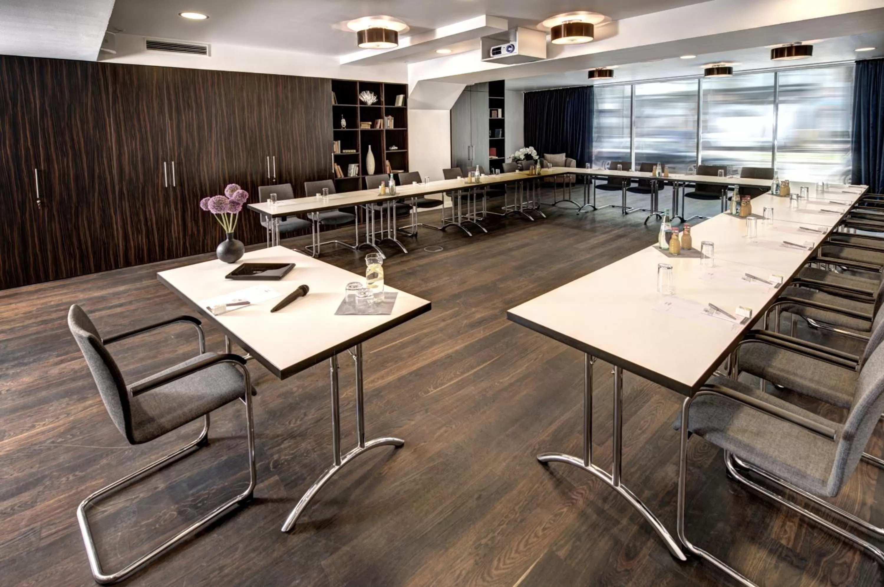 Business facilities in Hotel AMANO Düsseldorf