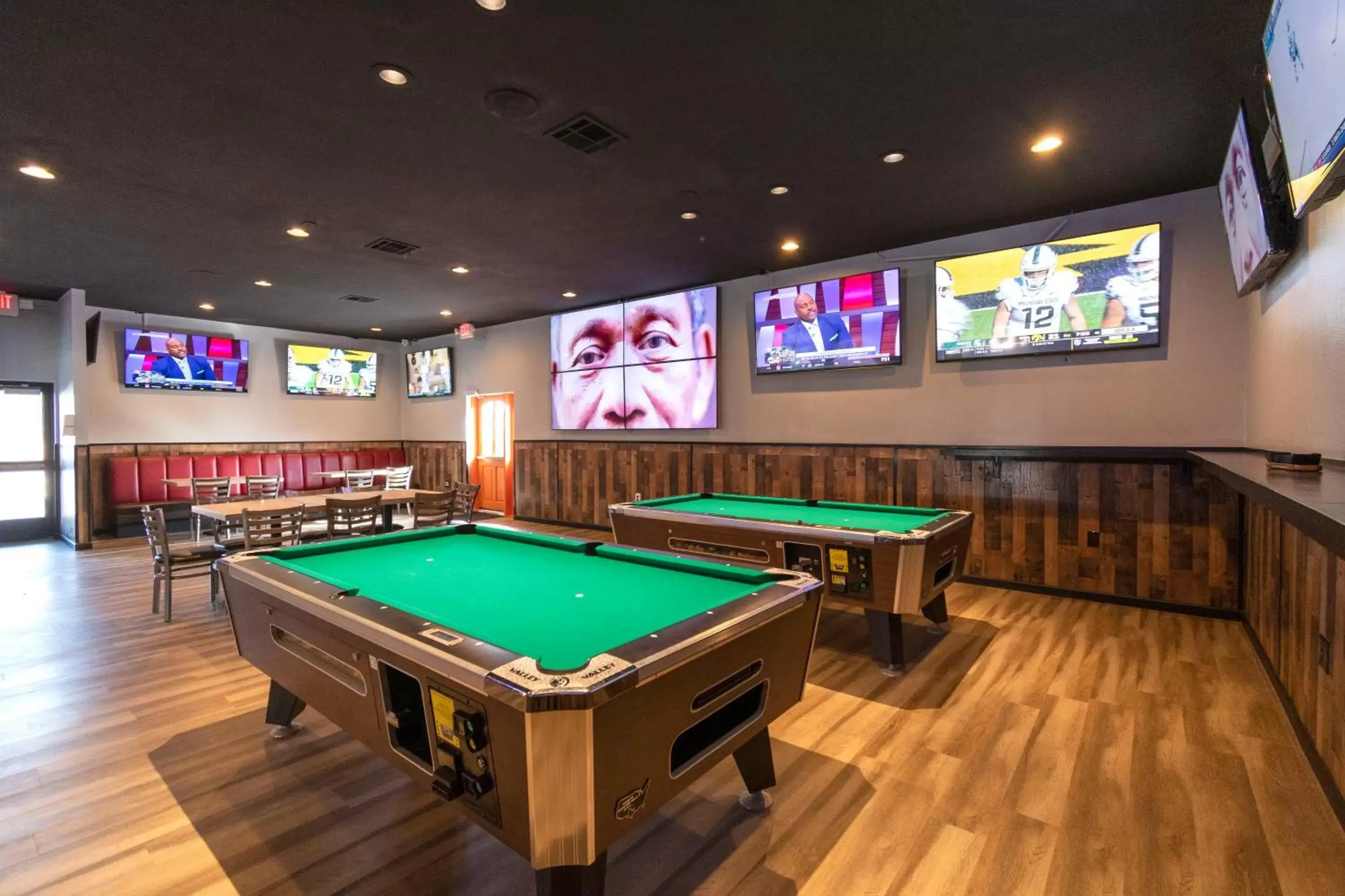 Billiard, Billiards in Hotel Elev8 Flagstaff I-40 Exit 198 Butler Ave