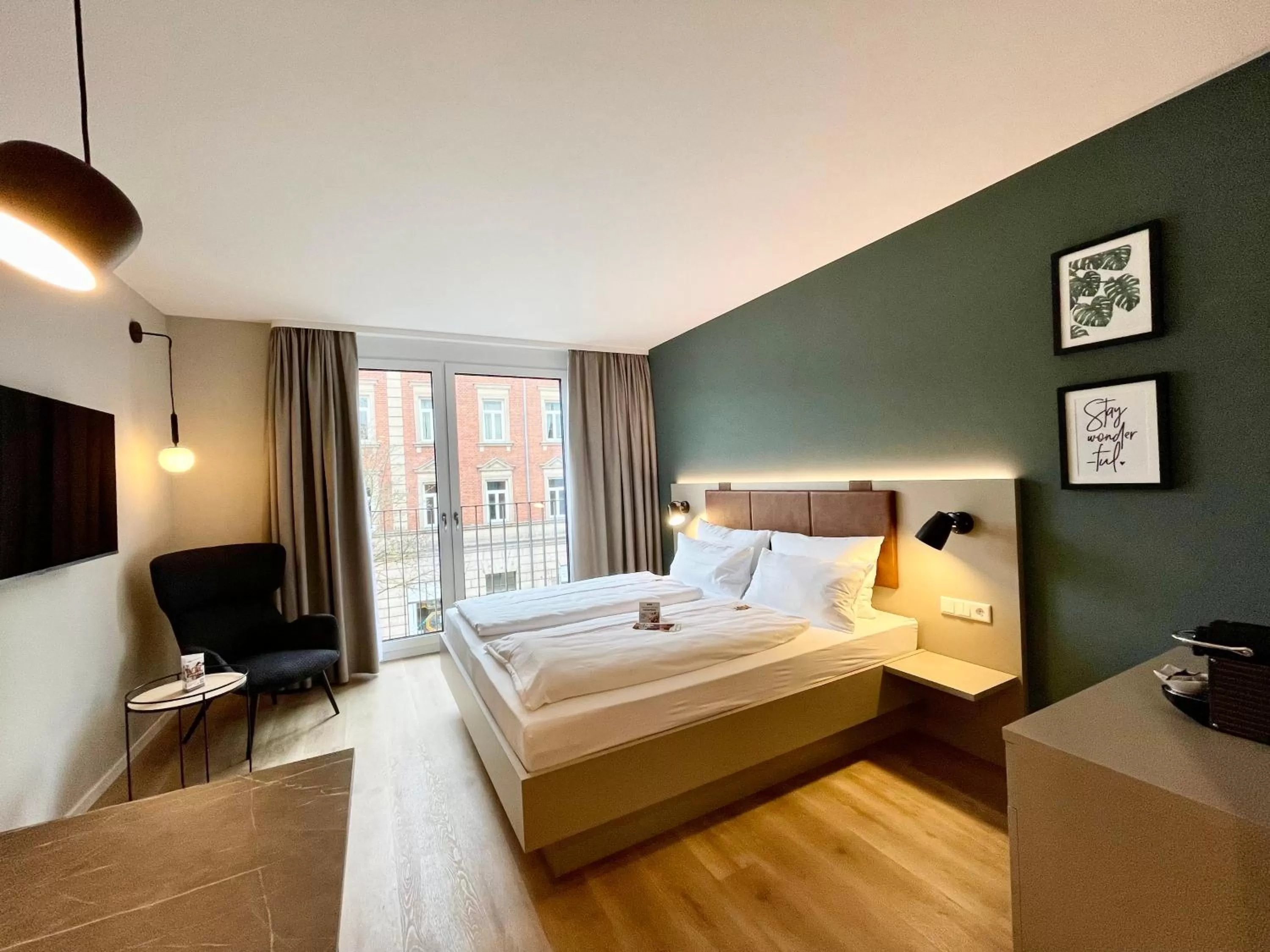 Photo of the whole room, Bed in zeitwohnhaus SUITE-HOTEL & SERVICED APARTMENTS