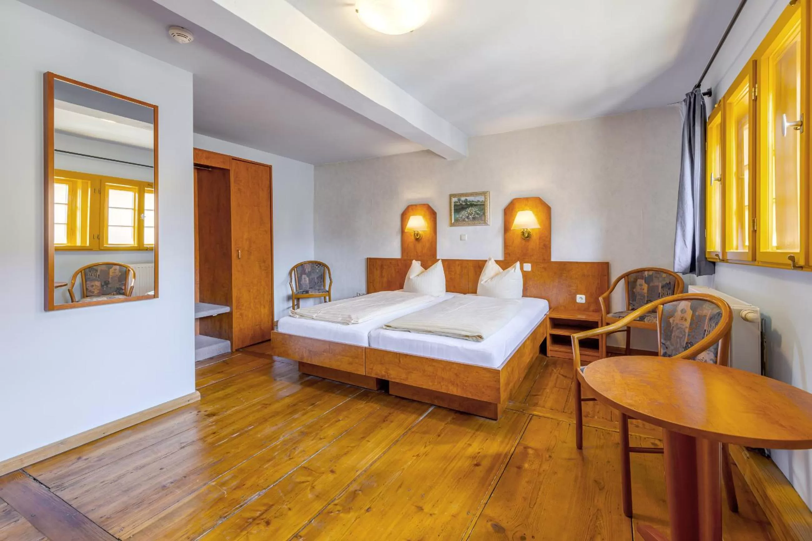 Photo of the whole room, Bed in Watzdorfer Geleitschenke und Herberge