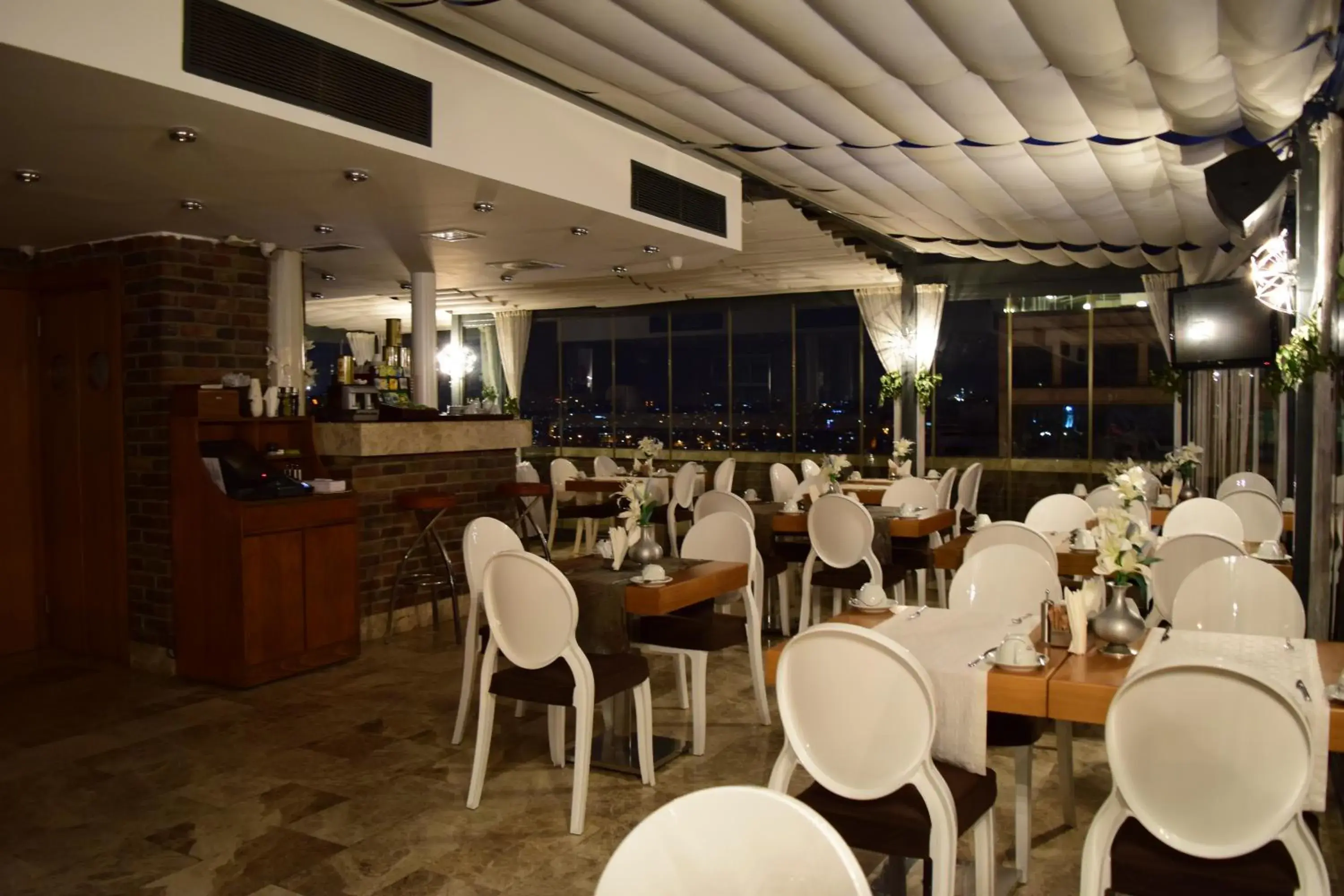 Nearby landmark, Restaurant/Places to Eat in Taksim Line Hotel