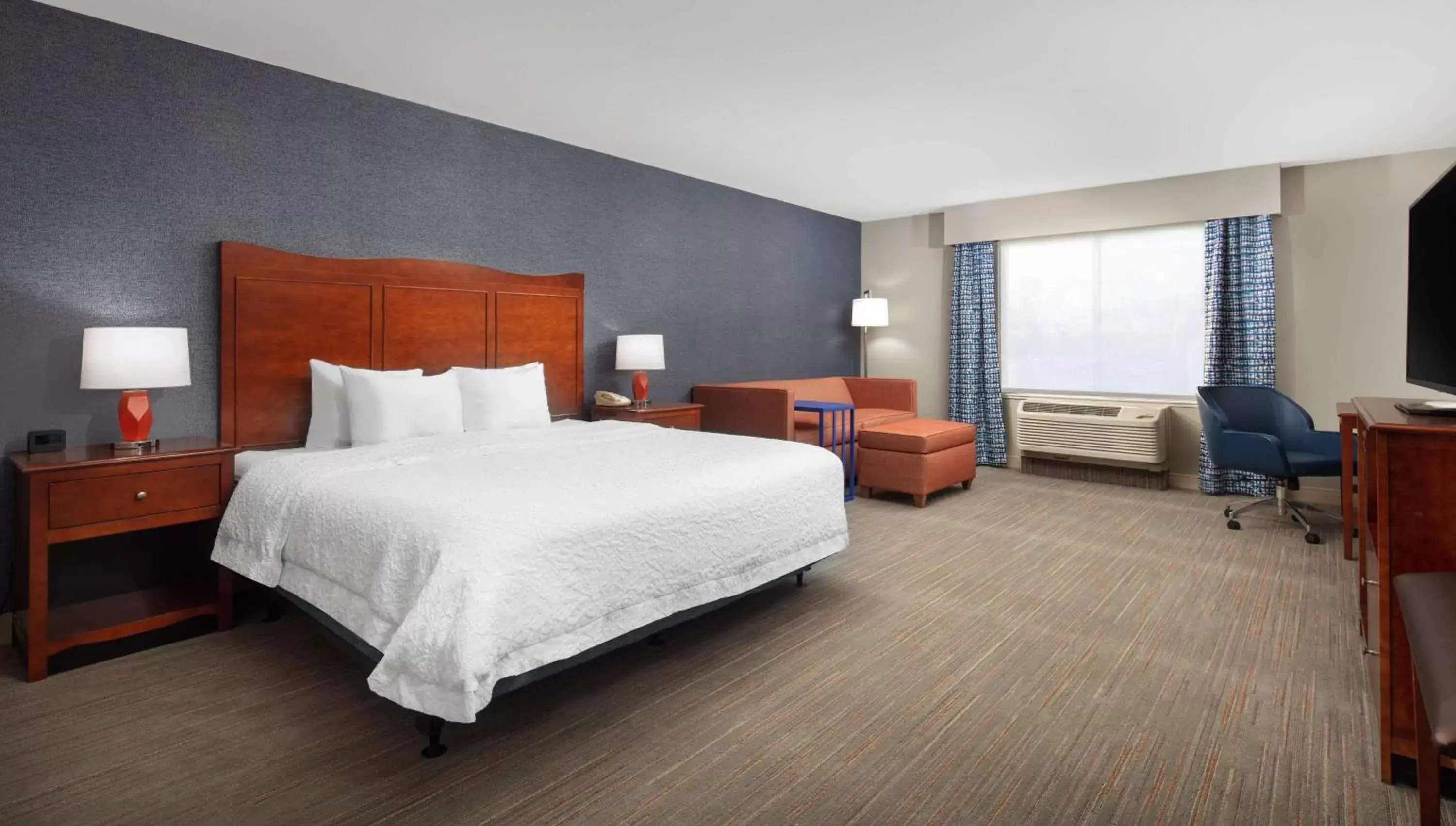 Bed in Hampton Inn Medford Bed in Hampton Inn Medford