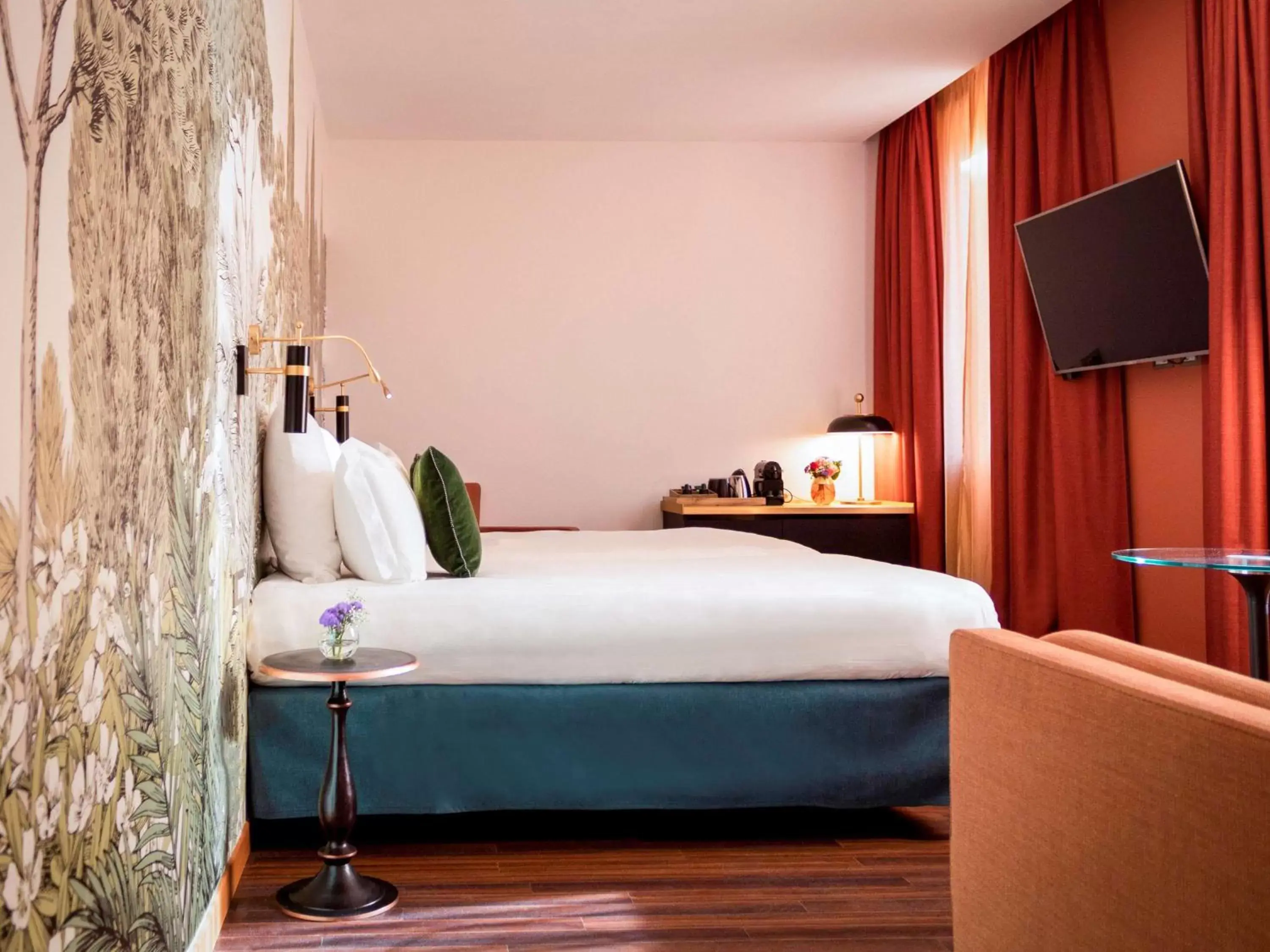 Photo of the whole room, Bed in Hotel Mercure Roma Corso Trieste