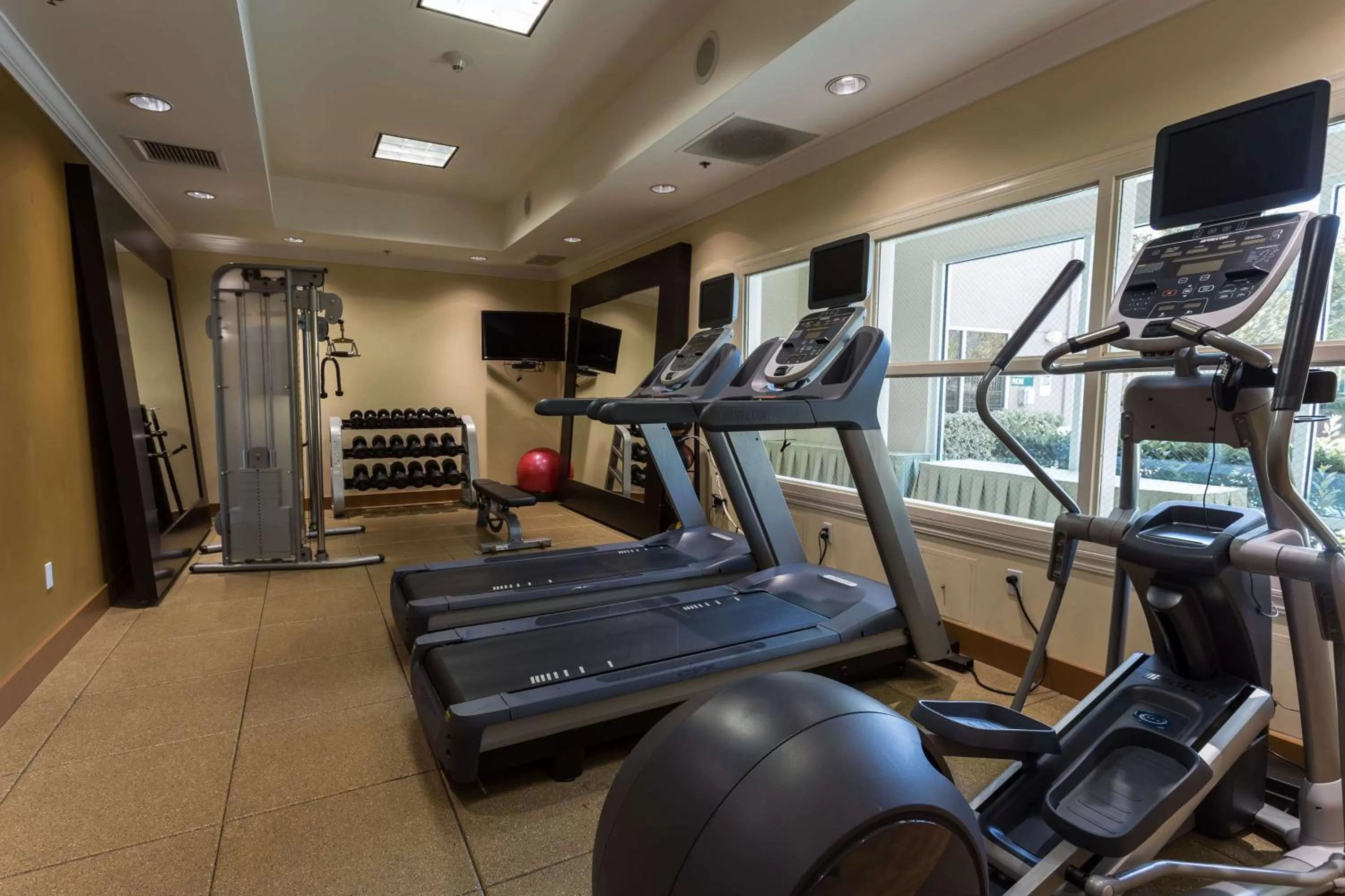 Fitness centre/facilities in Hilton Garden Inn San Mateo