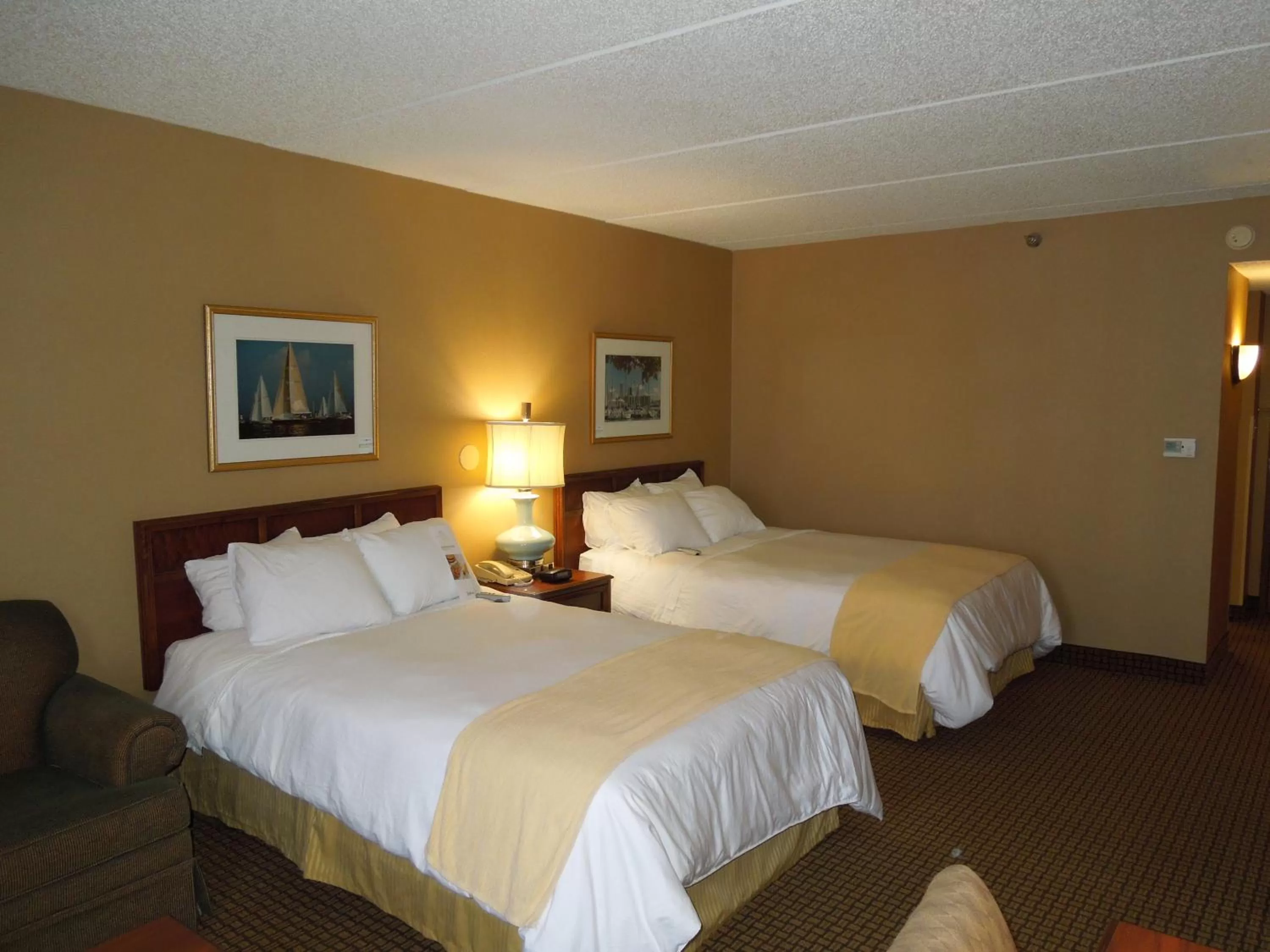 Double Room with Two Double Beds and Sofa Bed - Non-Smoking in Hotel RL Cleveland Airport West