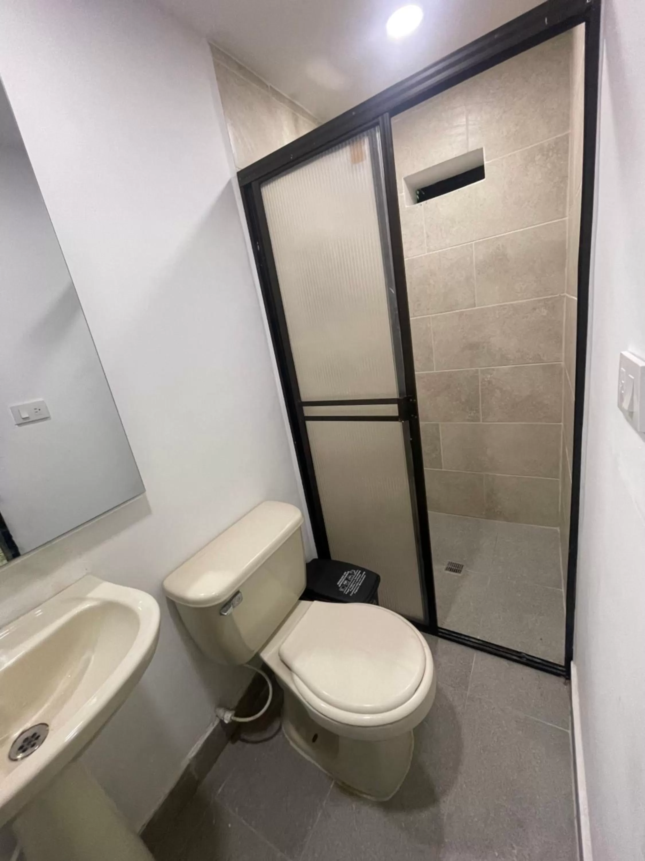 Shower in Hotel De León Estadio