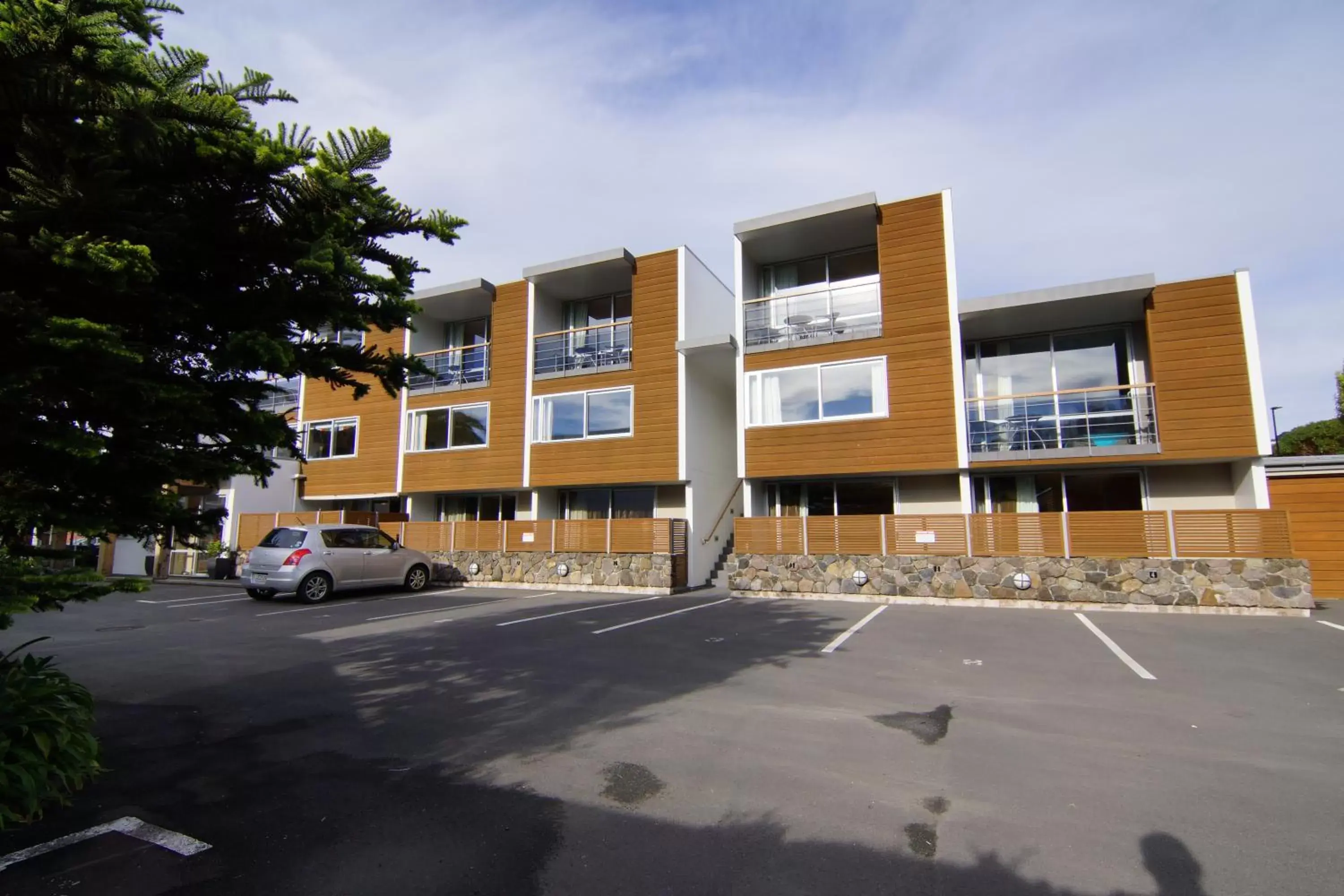 Facade/entrance, Property Building in Sumner Bay Motel