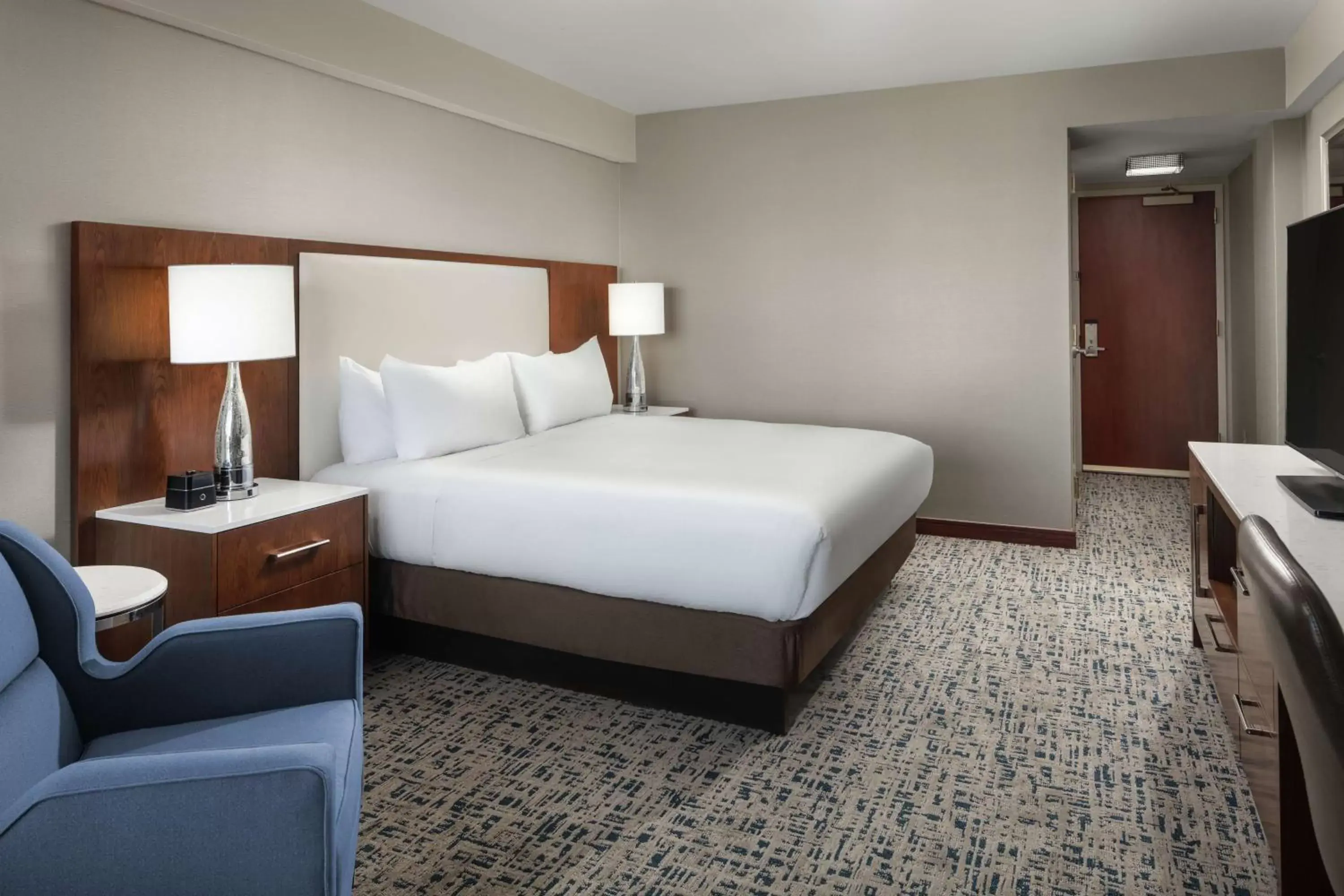 Bedroom, Bed in Hilton Boston Logan Airport