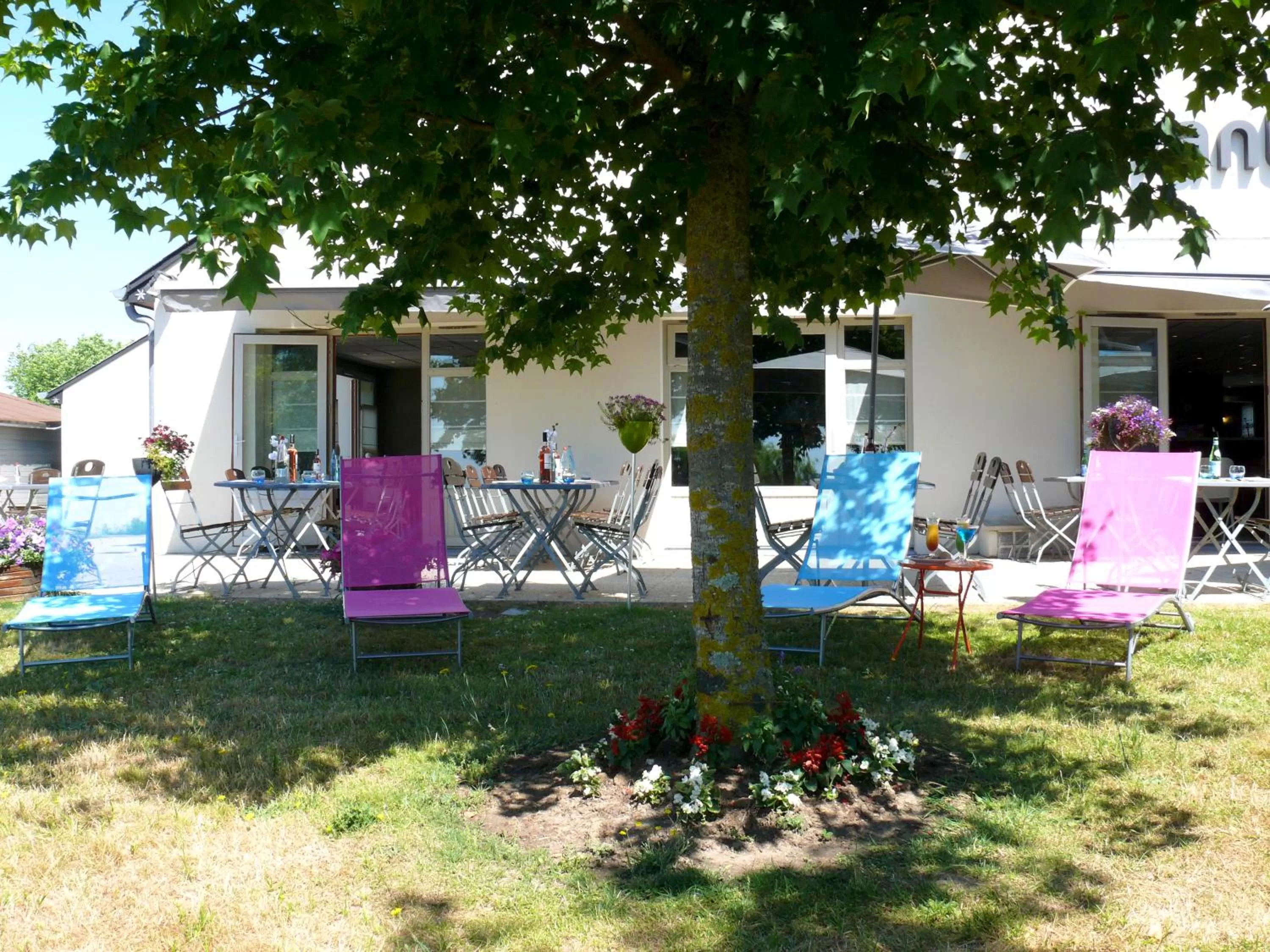 Patio in Campanile Roissy - Saint Witz