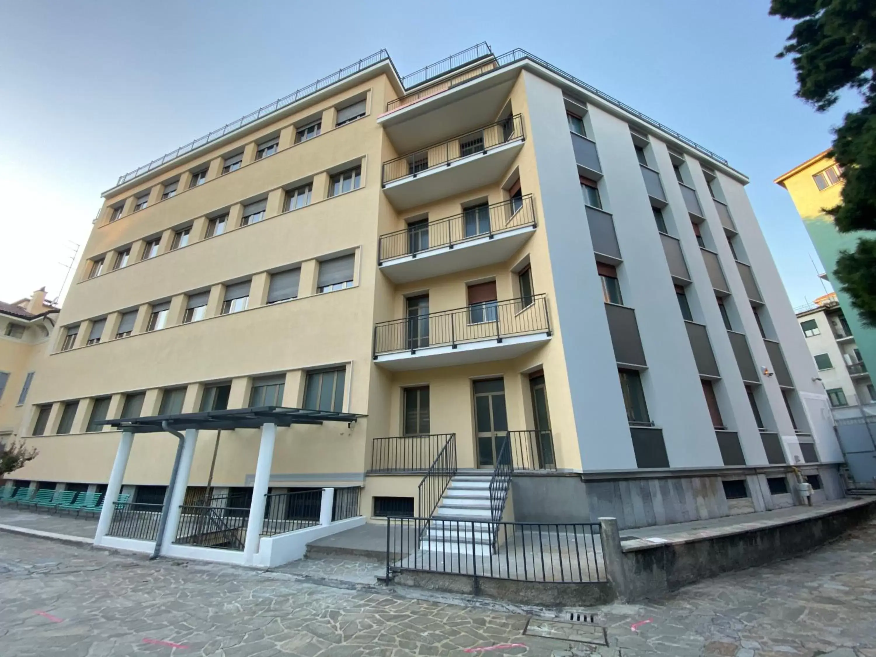 Property Building in Bob W Ticinese