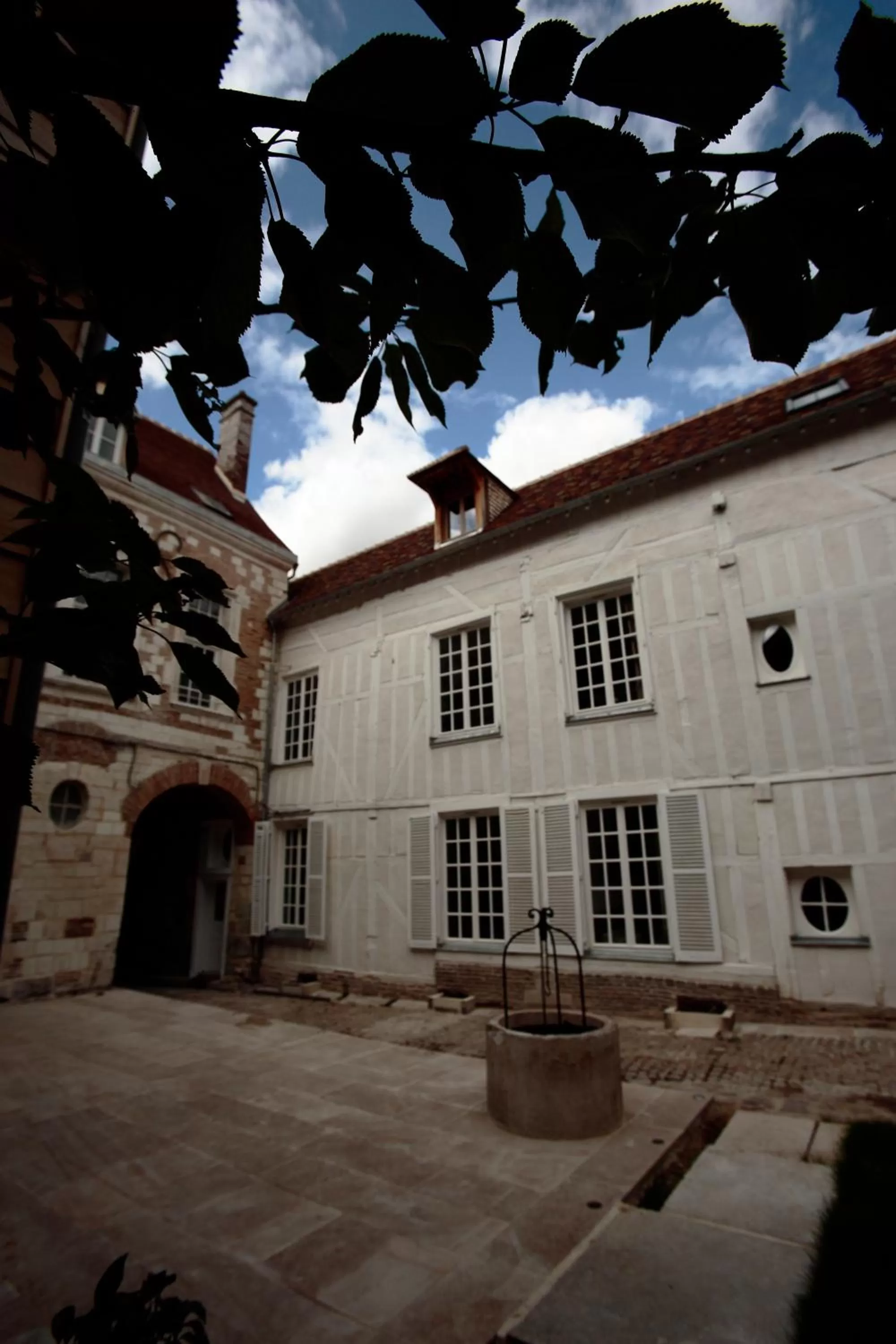 Property building in Hotel Saint Georges