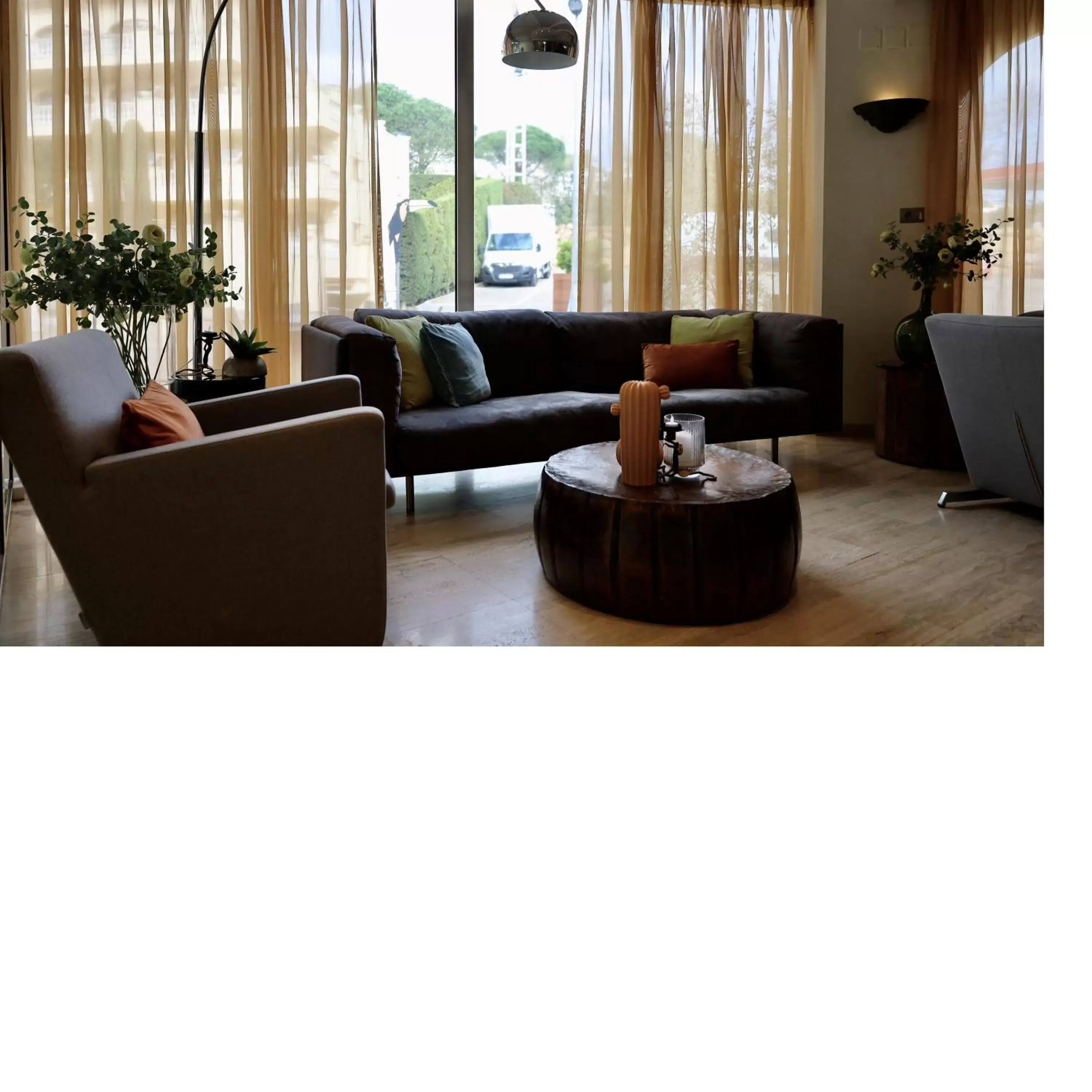 Lounge or bar in Van der Valk Hotel Barcarola