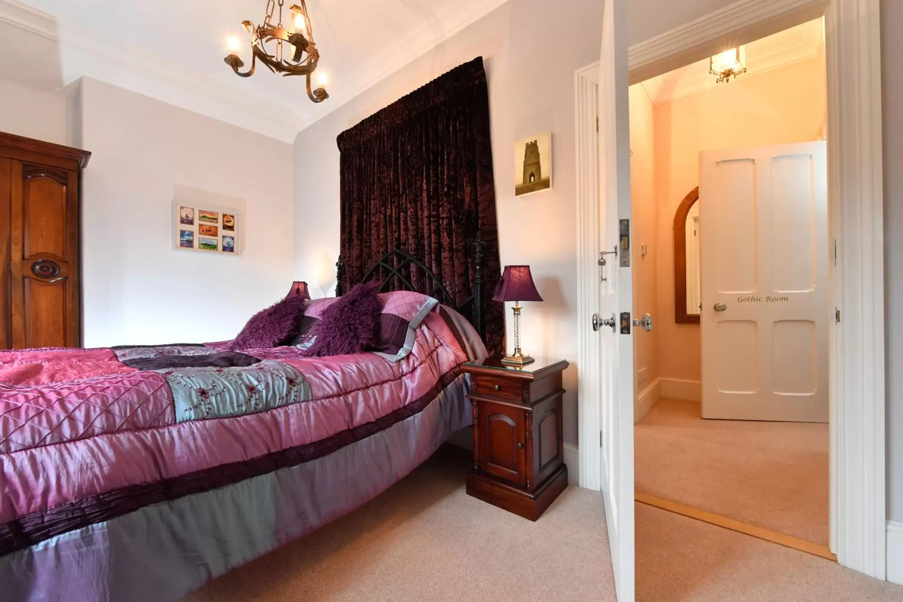 Photo of the whole room, Bed in Heritage Bed and Breakfast