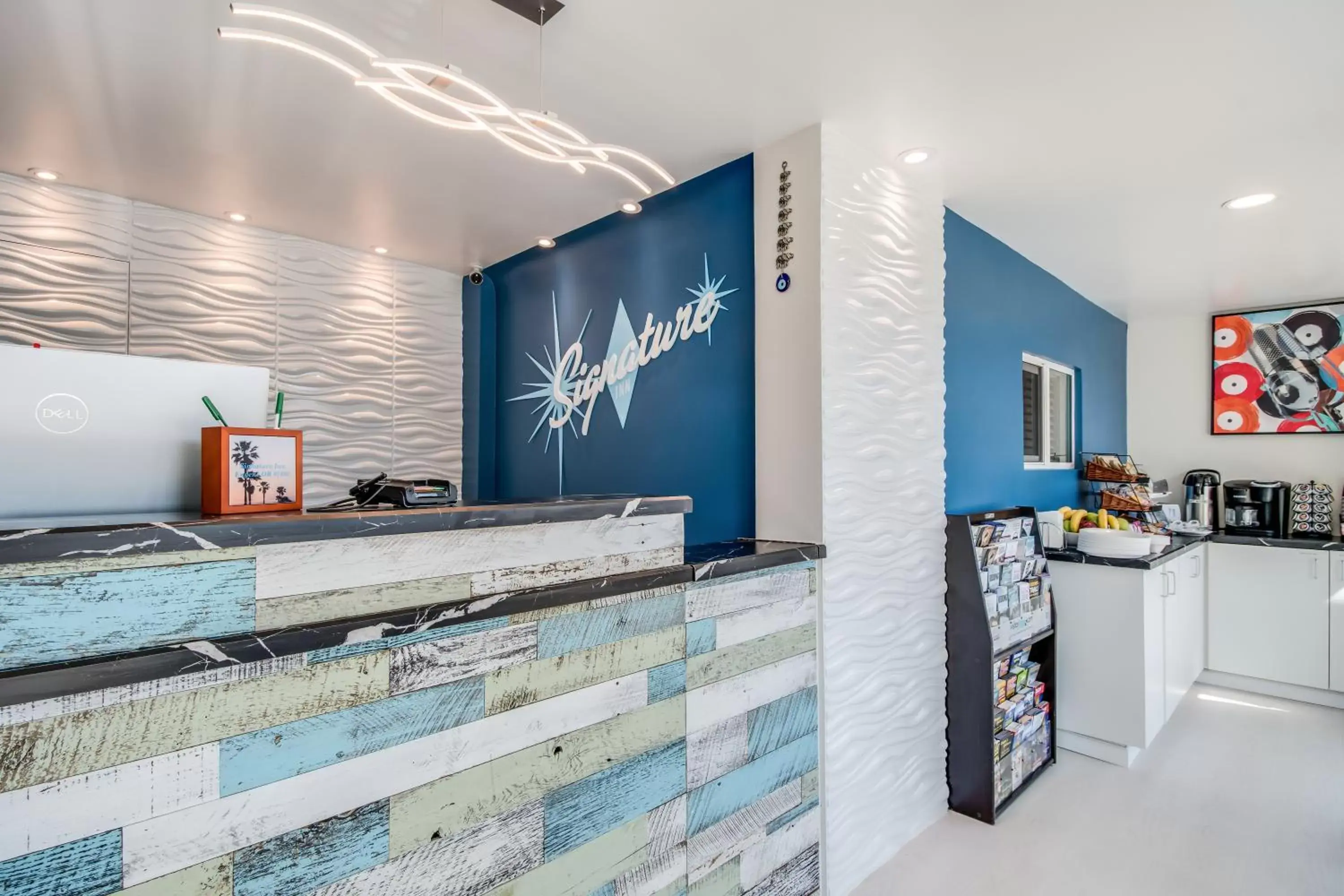 Lobby or reception in Signature Inn Eugene Lobby or reception in Signature Inn Eugene