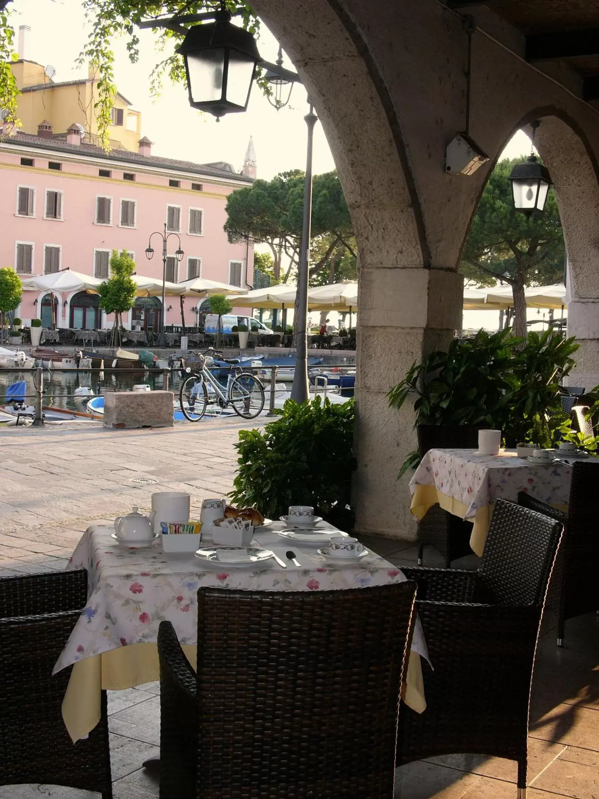 Patio, Restaurant/Places to Eat in Hotel Piroscafo
