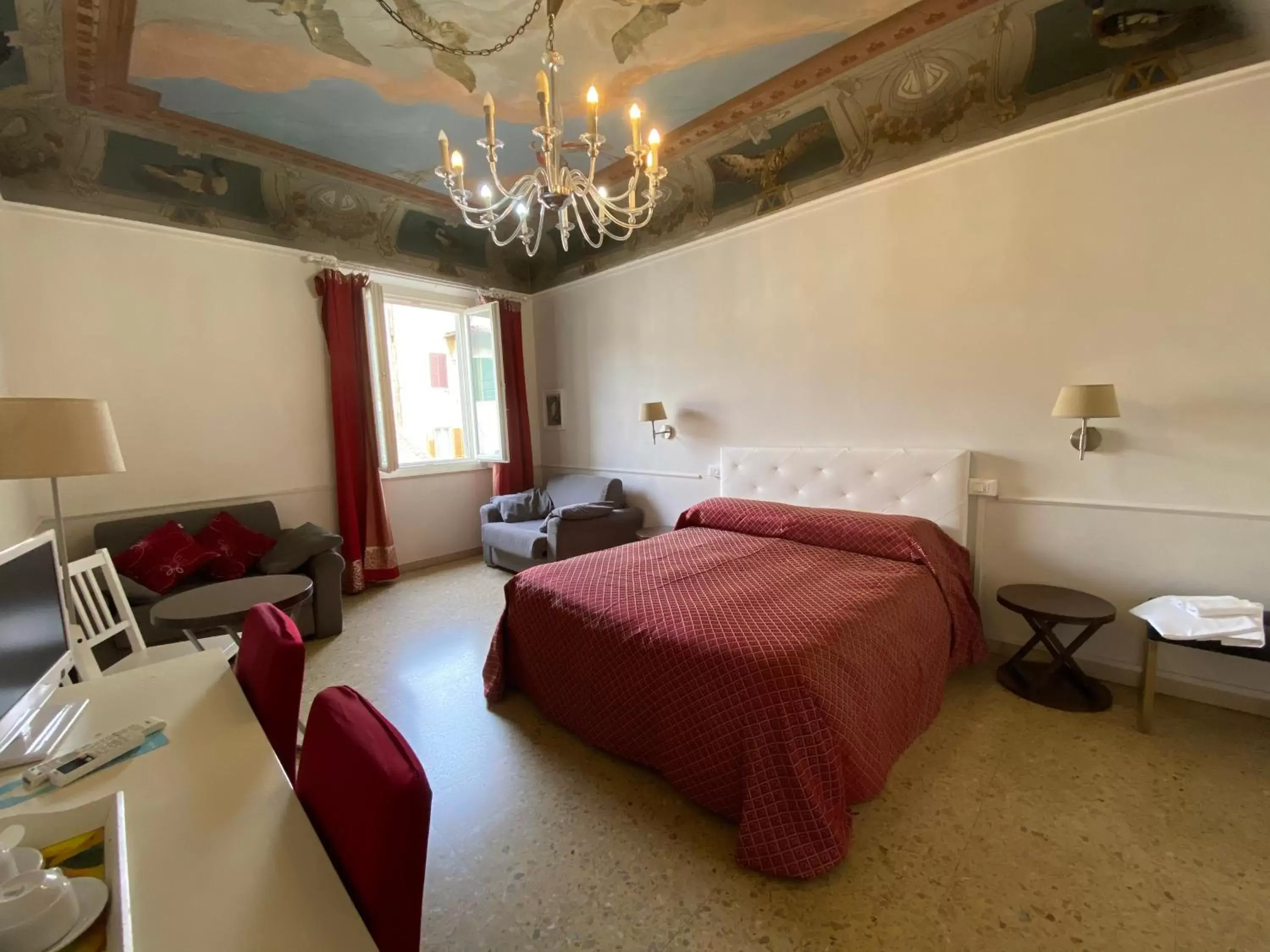 Bedroom, Bed in Duomo View