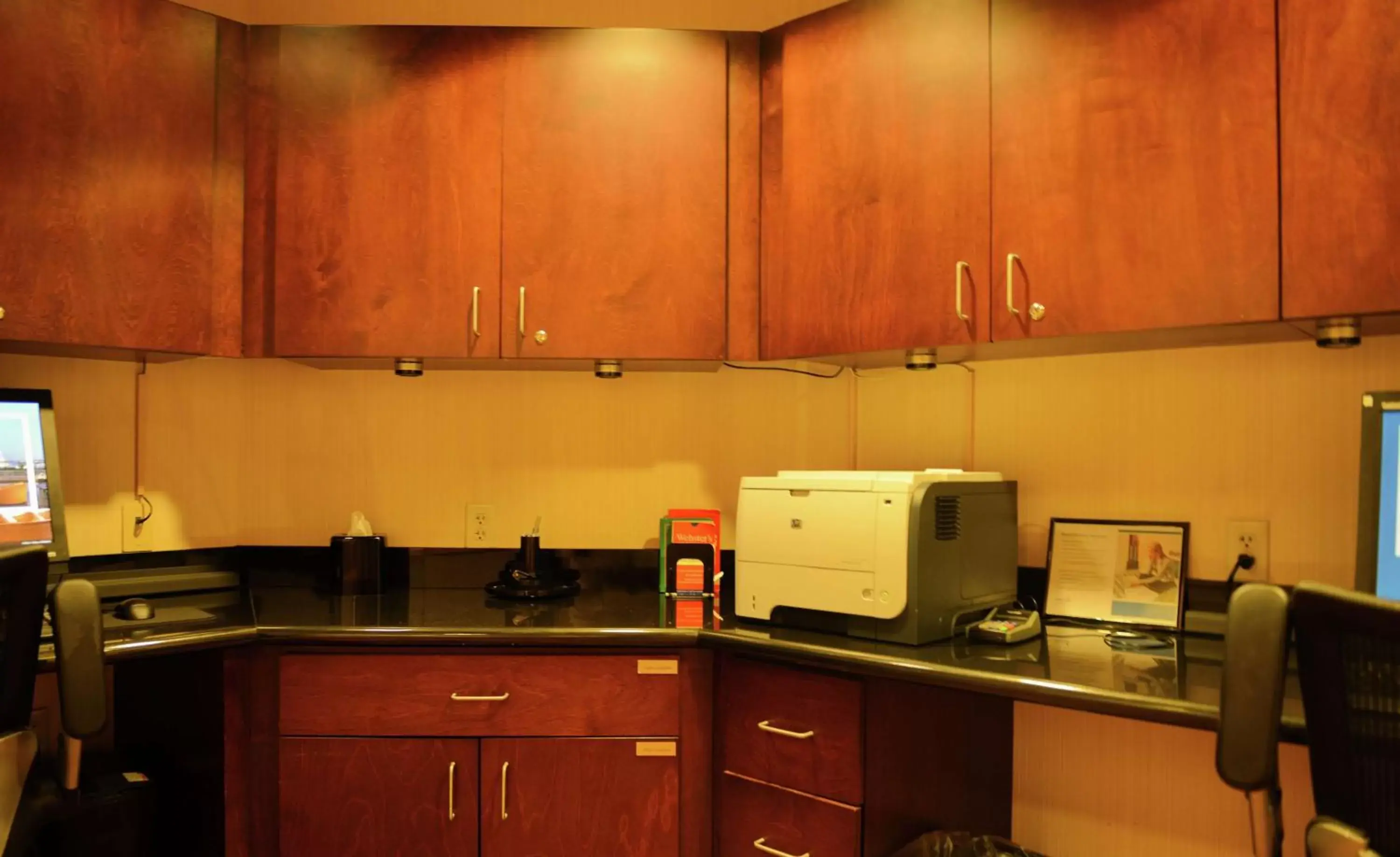 Business facilities, Kitchen/Kitchenette in Hampton Inn & Suites-Knoxville/North I-75