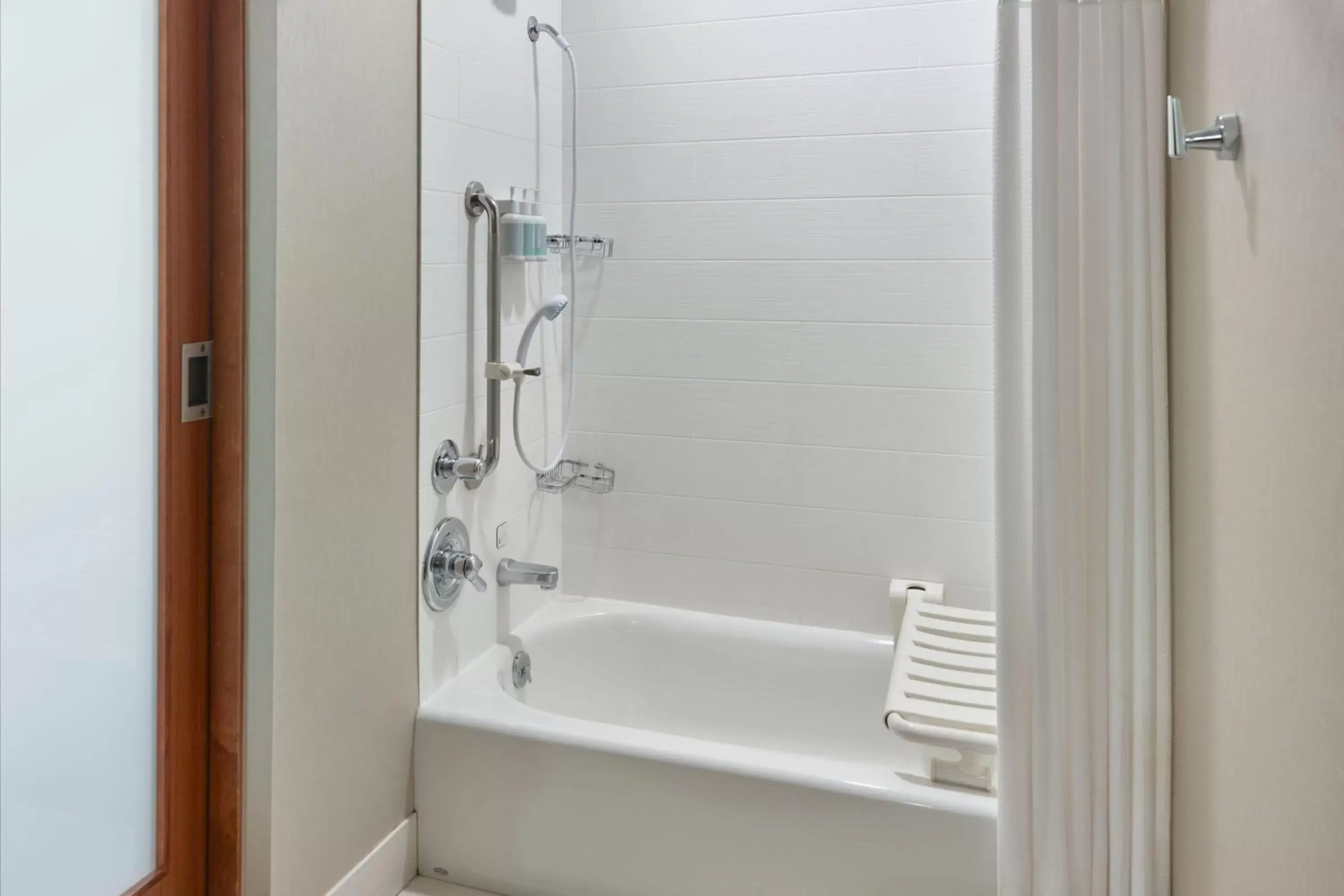 Bathroom in SpringHill Suites by Marriott Atlanta Airport Gateway