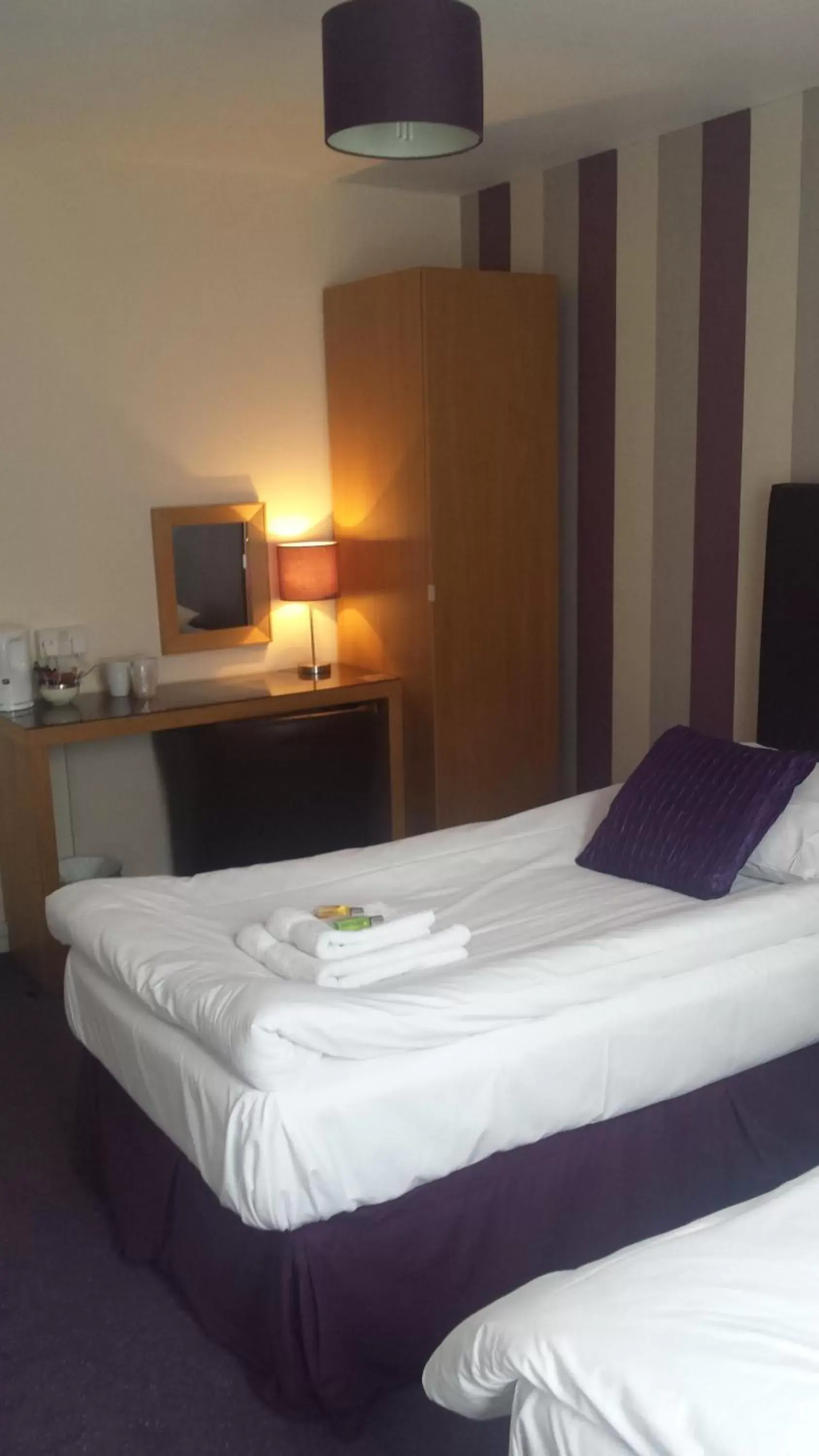 Twin Room with Shared Bathroom in Duke of Buckingham Twin Room with Shared Bathroom in Duke of Buckingham