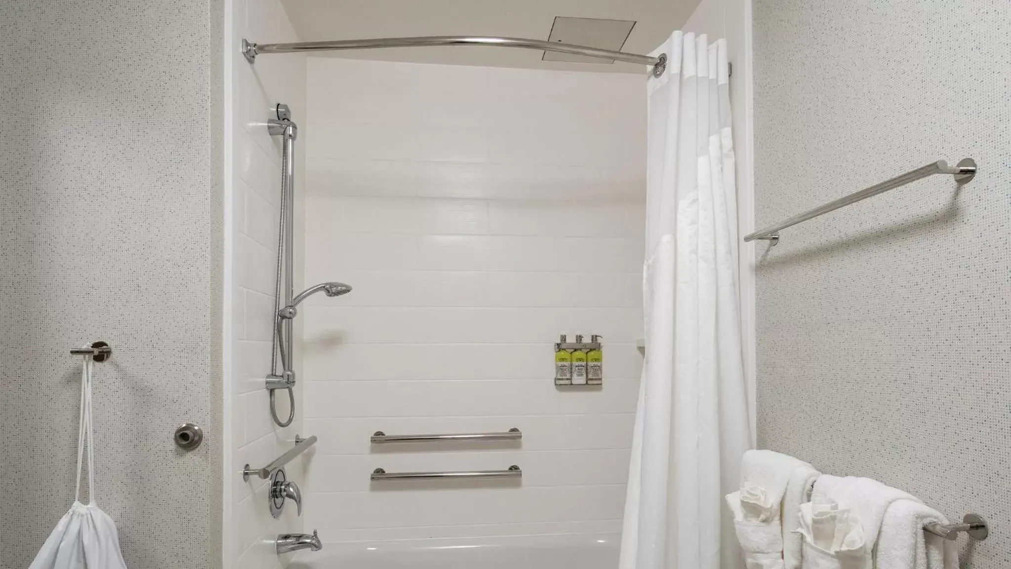 Photo of the whole room, Bathroom in Holiday Inn Express & Suites Racine, an IHG Hotel
