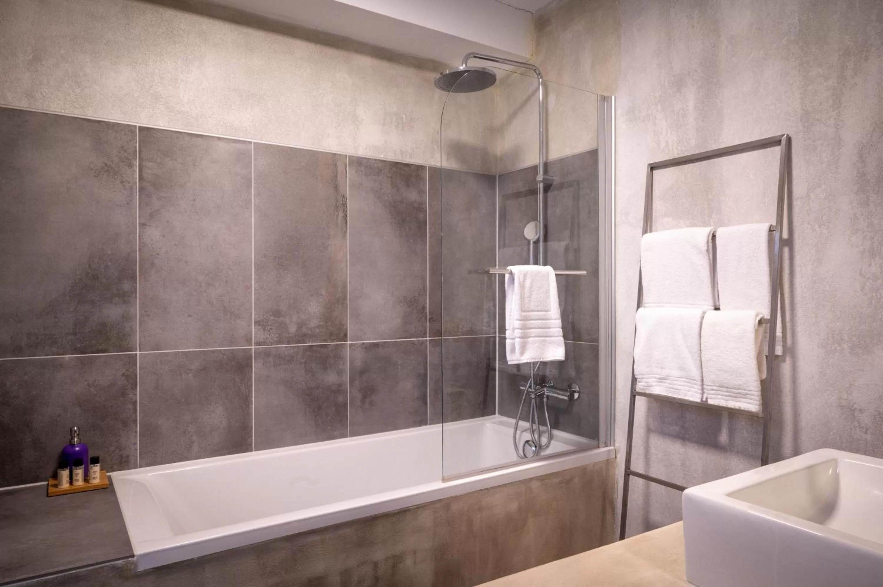 Bathroom in No1 Art B&B