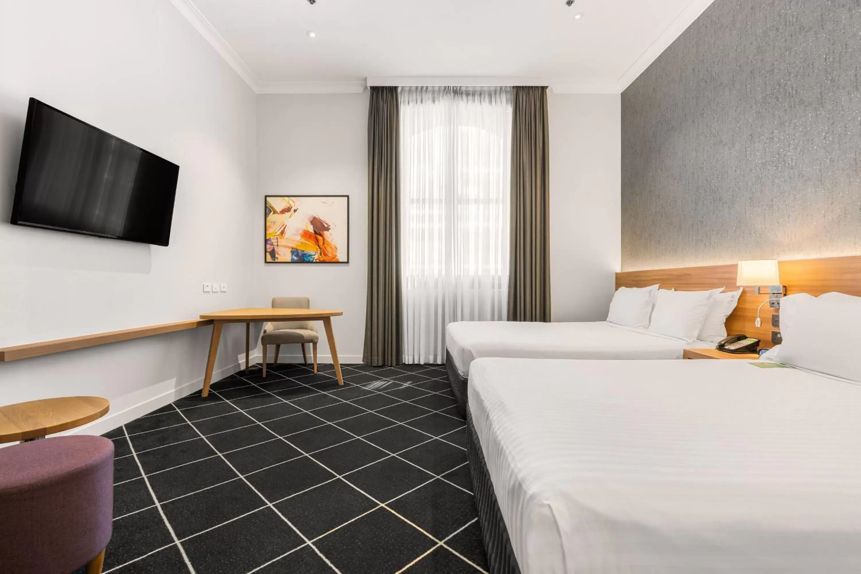 Photo of the whole room, Bed in Holiday Inn Darling Harbour, an IHG Hotel