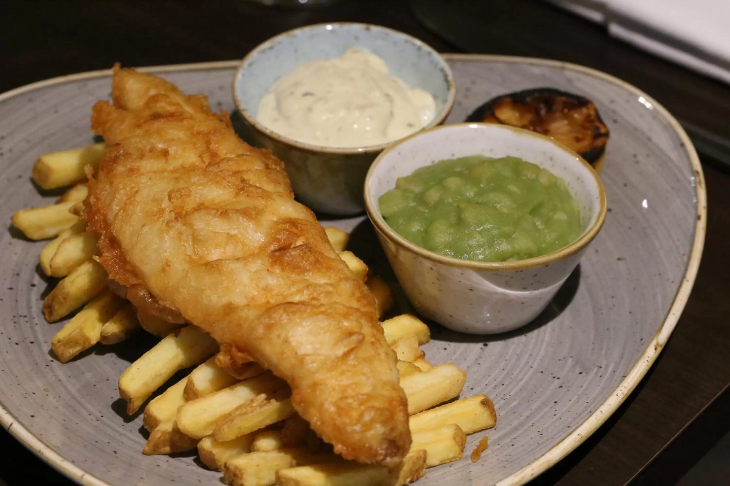 Restaurant/places to eat in Holiday Inn London Kensington High St. by IHG