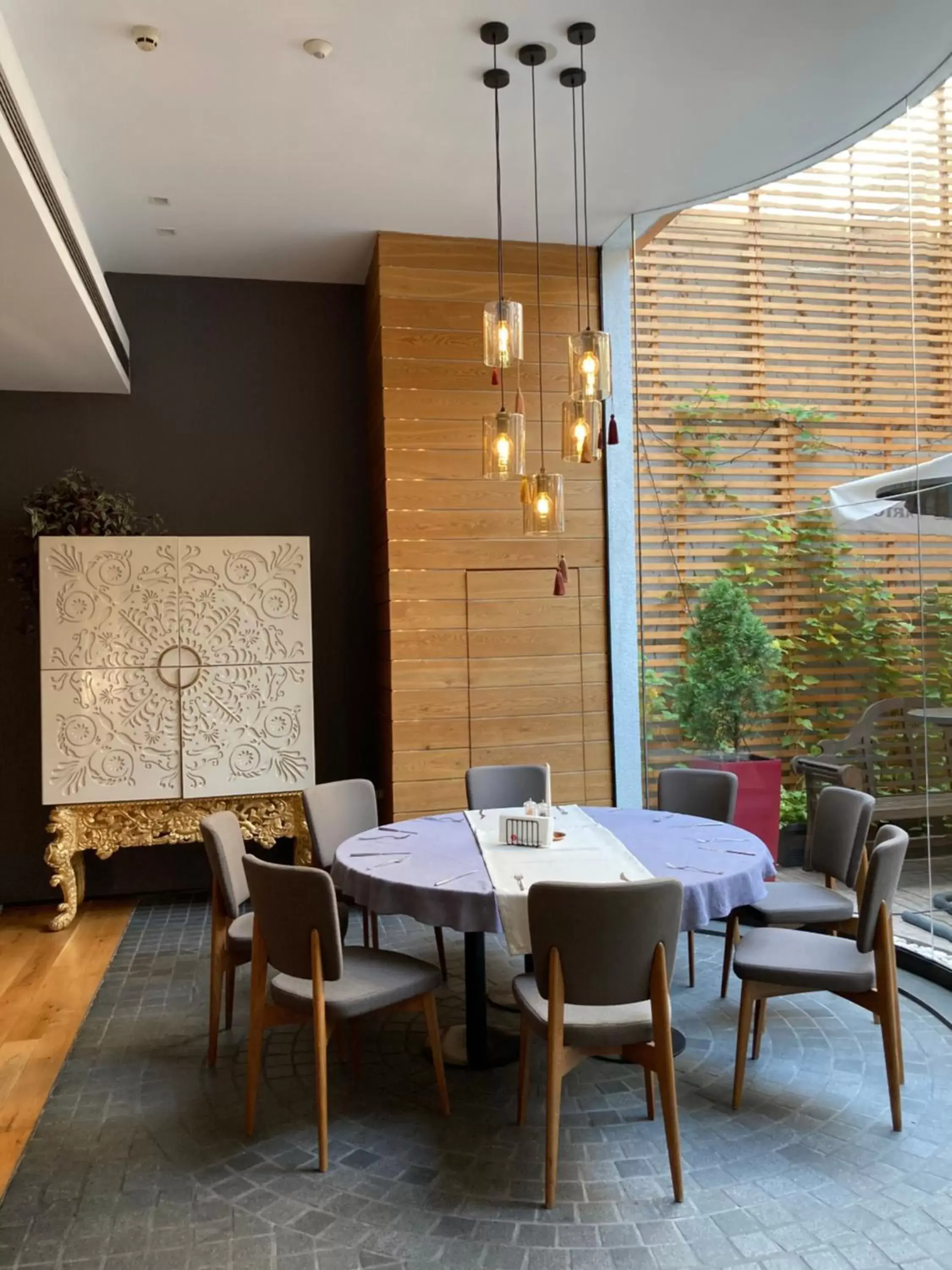 Restaurant/places to eat in Graffit Gallery Design Hotel Restaurant/places to eat in Graffit Gallery Design Hotel