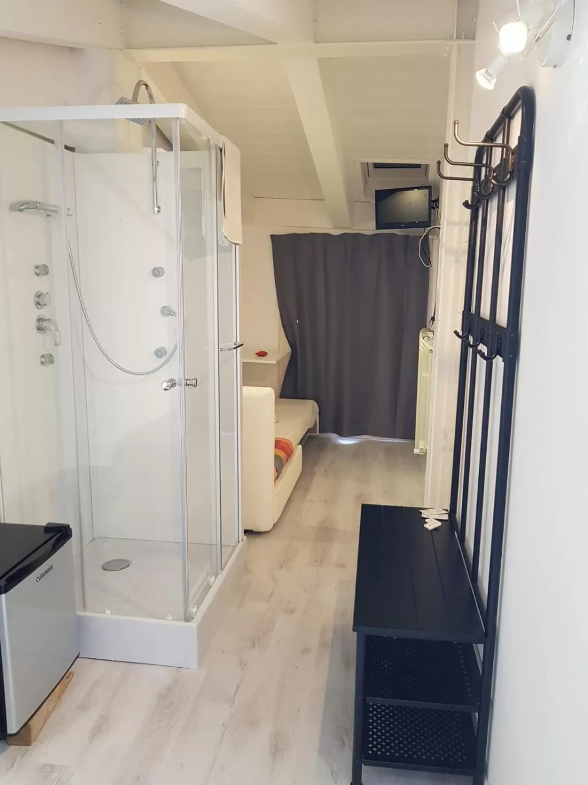 Dormi da me sul mare