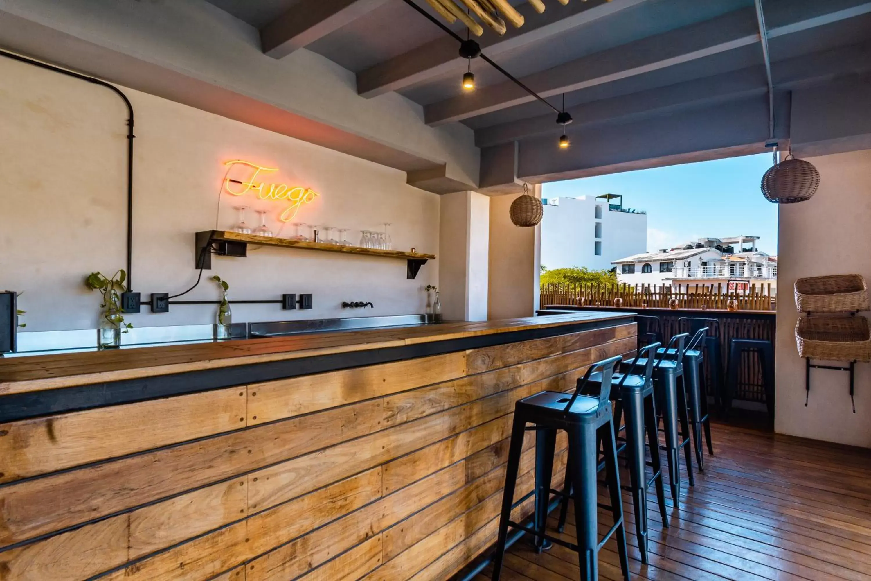 Lounge or bar in Caribbean Paradise Hotel & Spa - 5th Avenue Lounge or bar in Caribbean Paradise Hotel & Spa - 5th Avenue