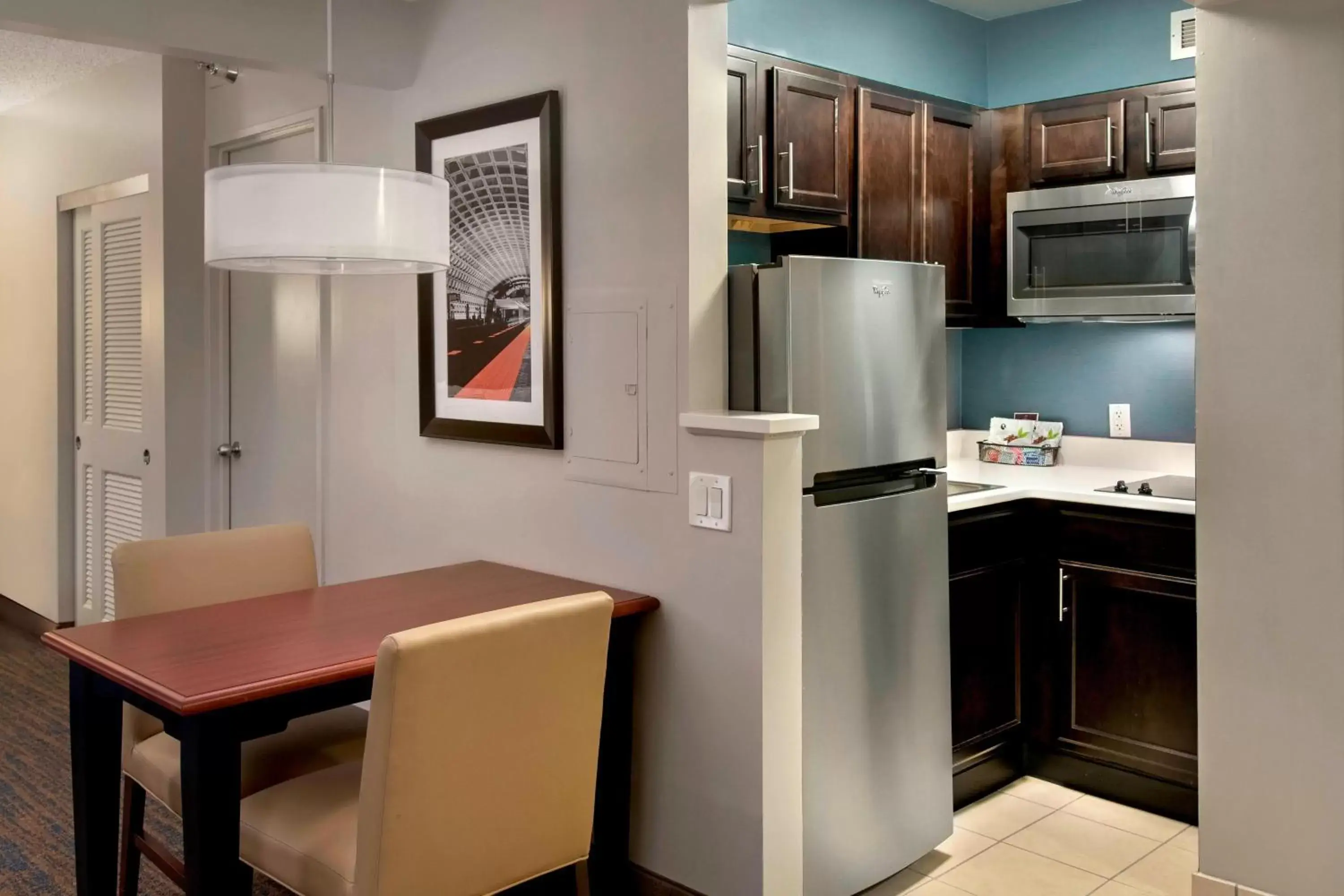 Kitchen or kitchenette, Kitchen/Kitchenette in Residence Inn Bethesda Downtown