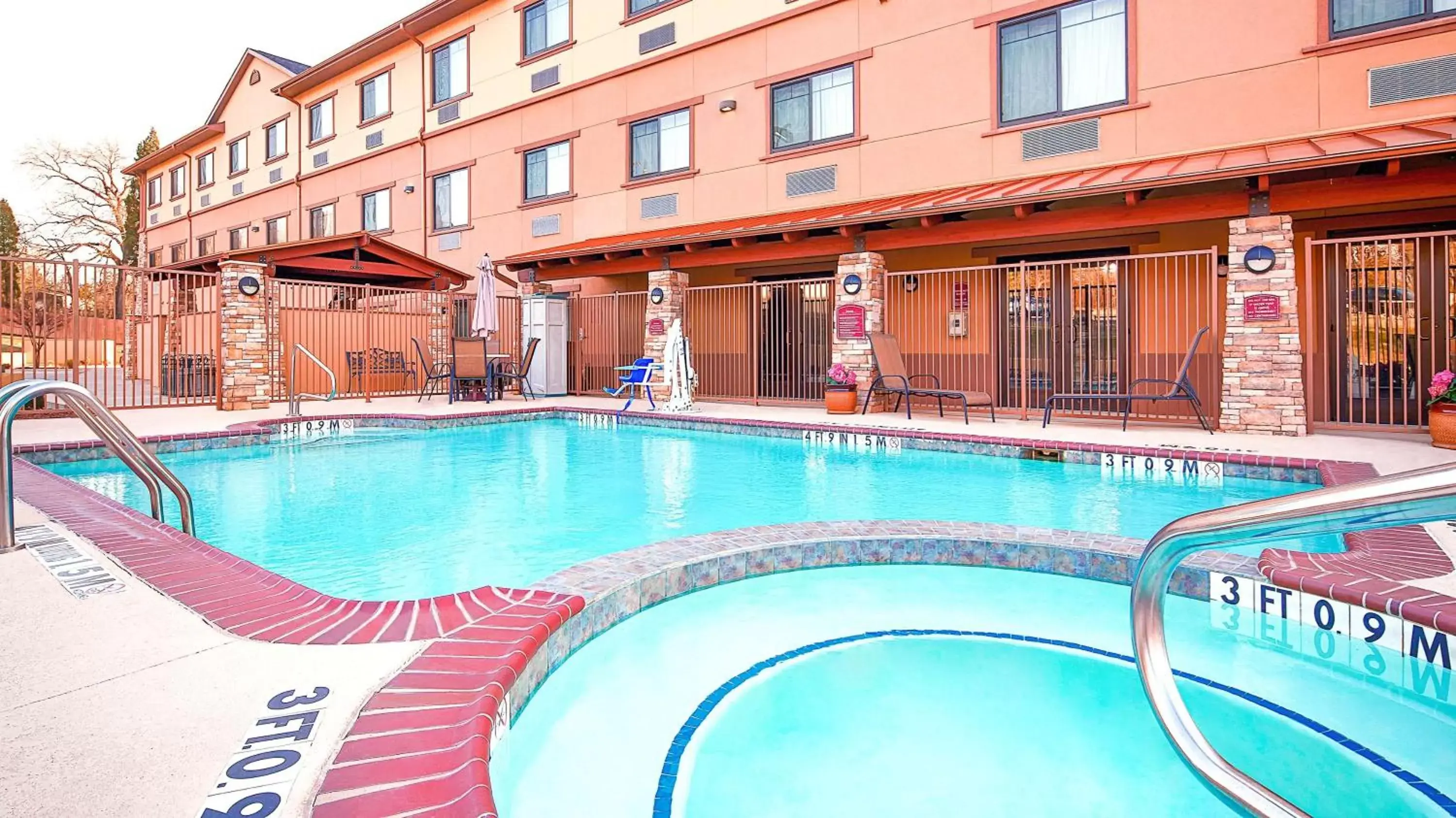 On site, Swimming Pool in Best Western Plus Royal Mountain Inn & Suites